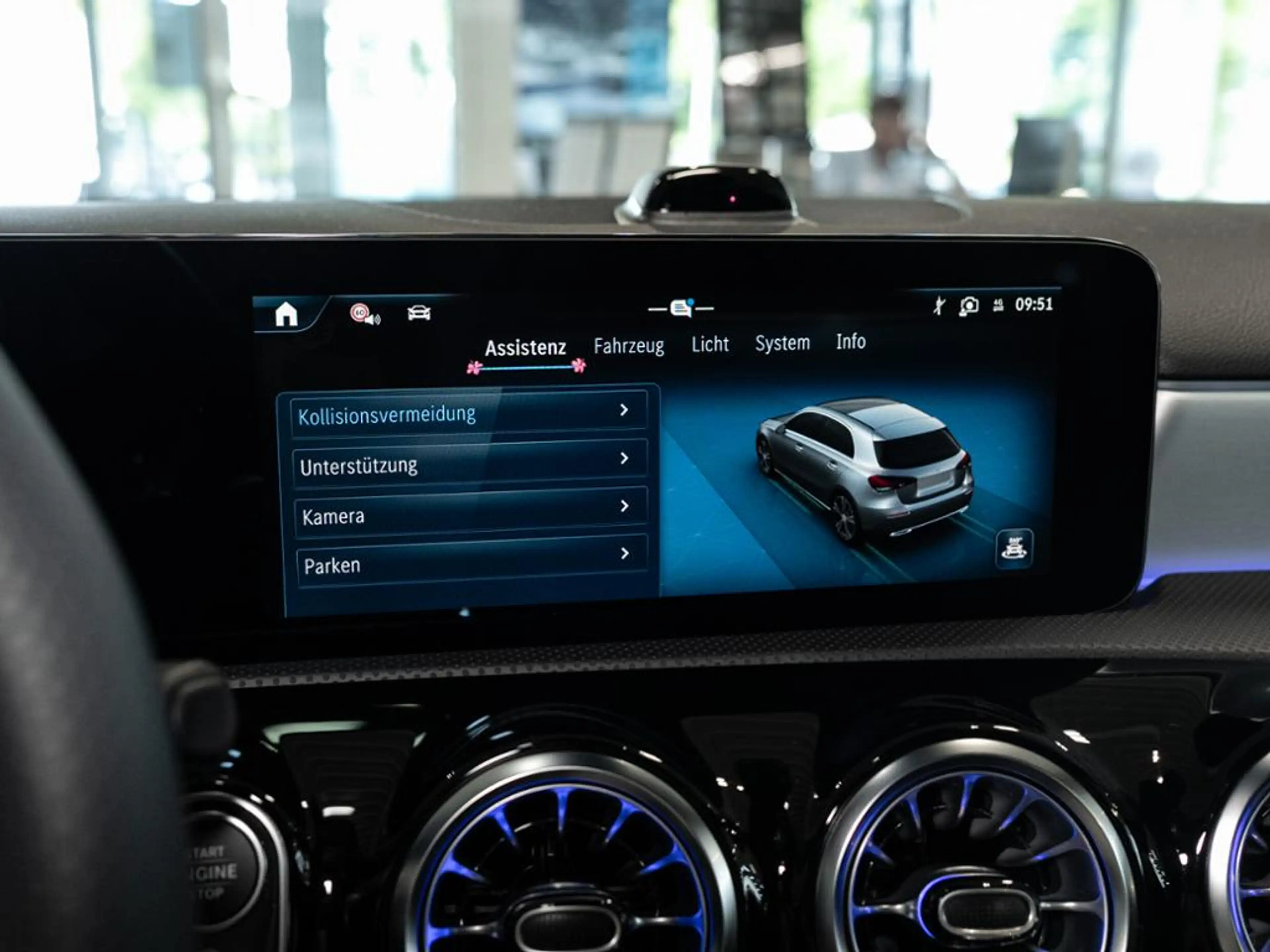 Mercedes-Benz A 200 AMG NIGHT MULTI 360 DISTR KAMERA PANO SPUR — photo 12