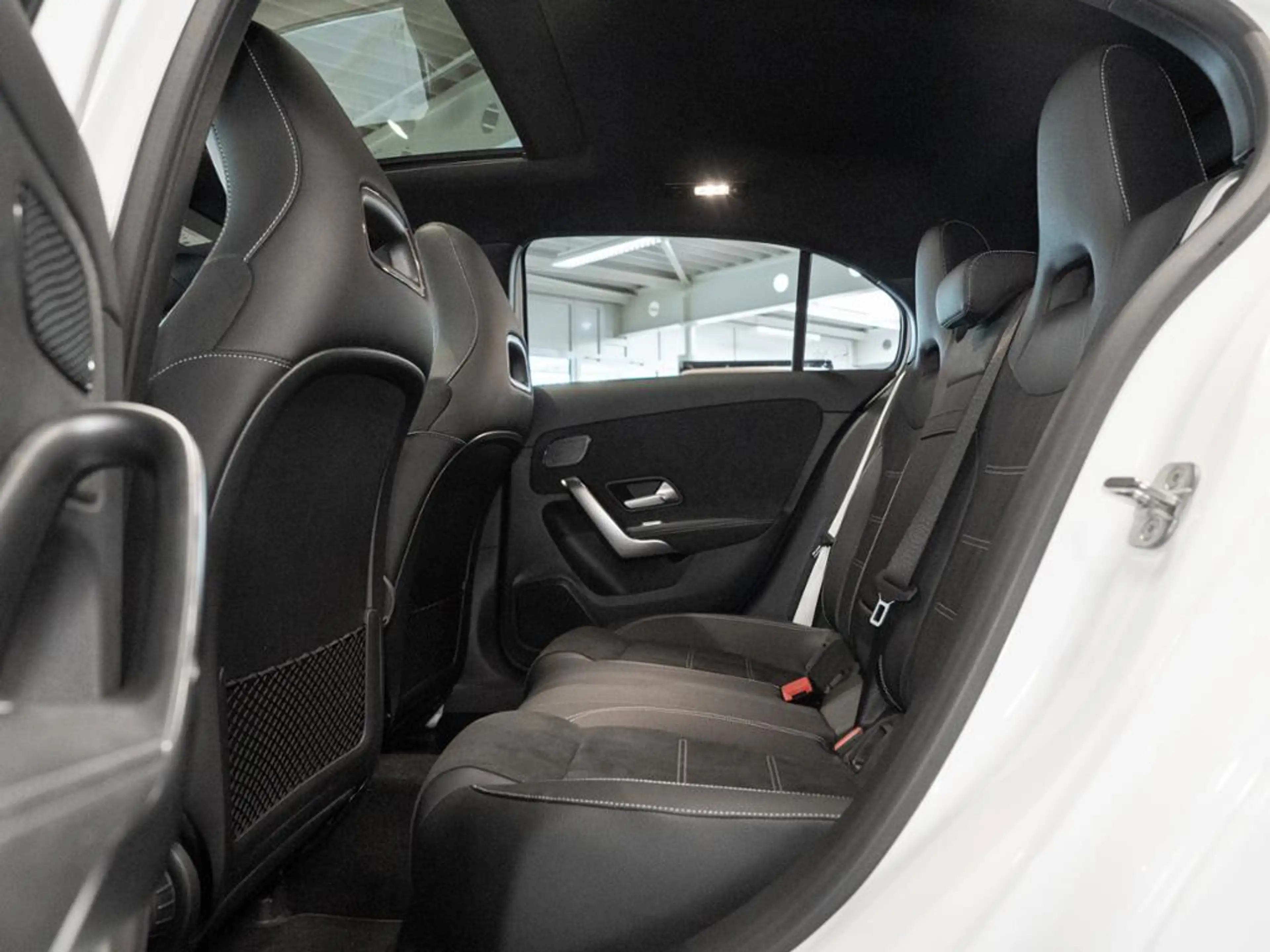 Mercedes-Benz A 200 AMG NIGHT MULTI 360 DISTR KAMERA PANO SPUR — photo 9