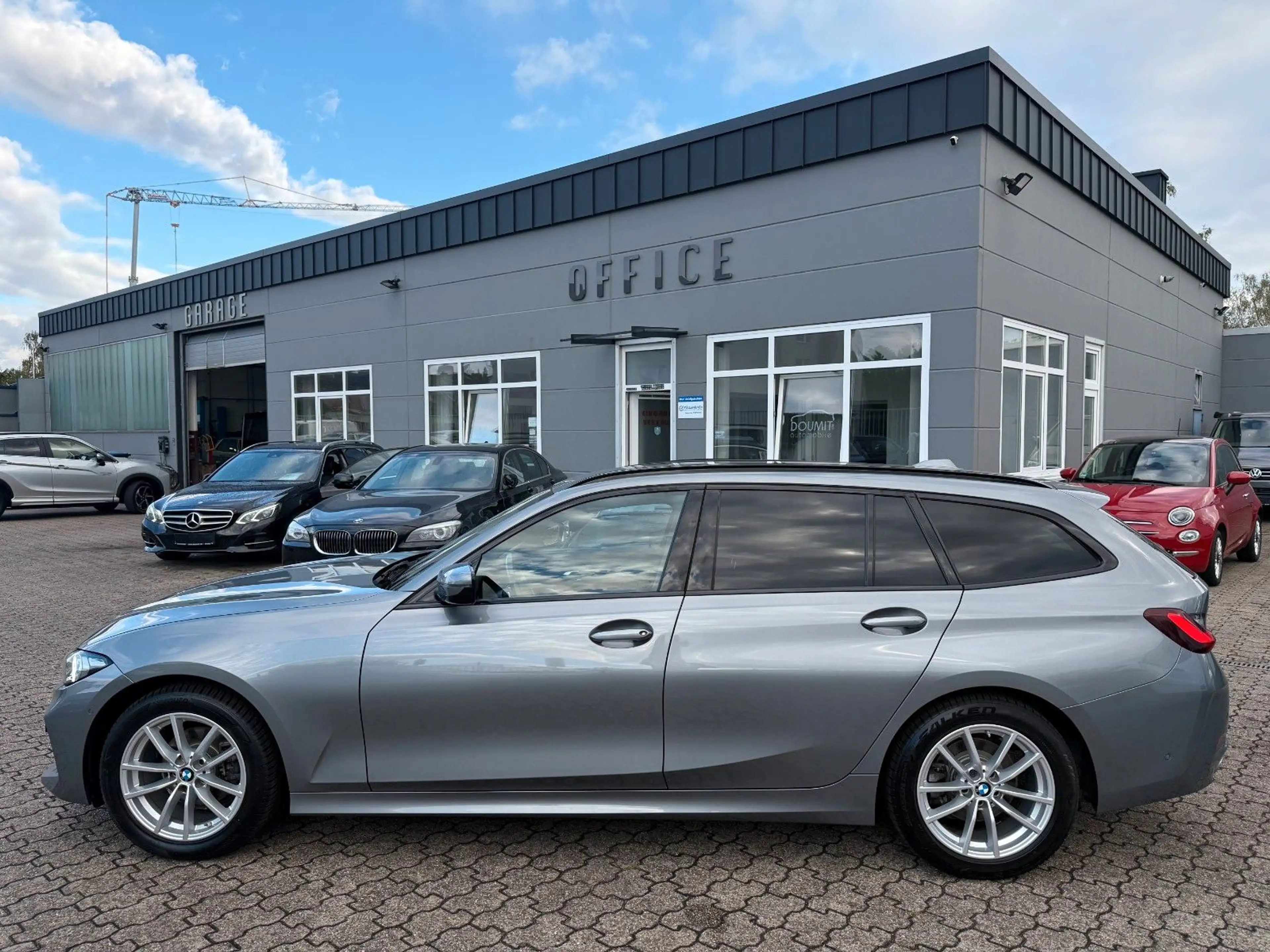 BMW 318 i Touring Automatik, Kamera, Head-Up — photo 4