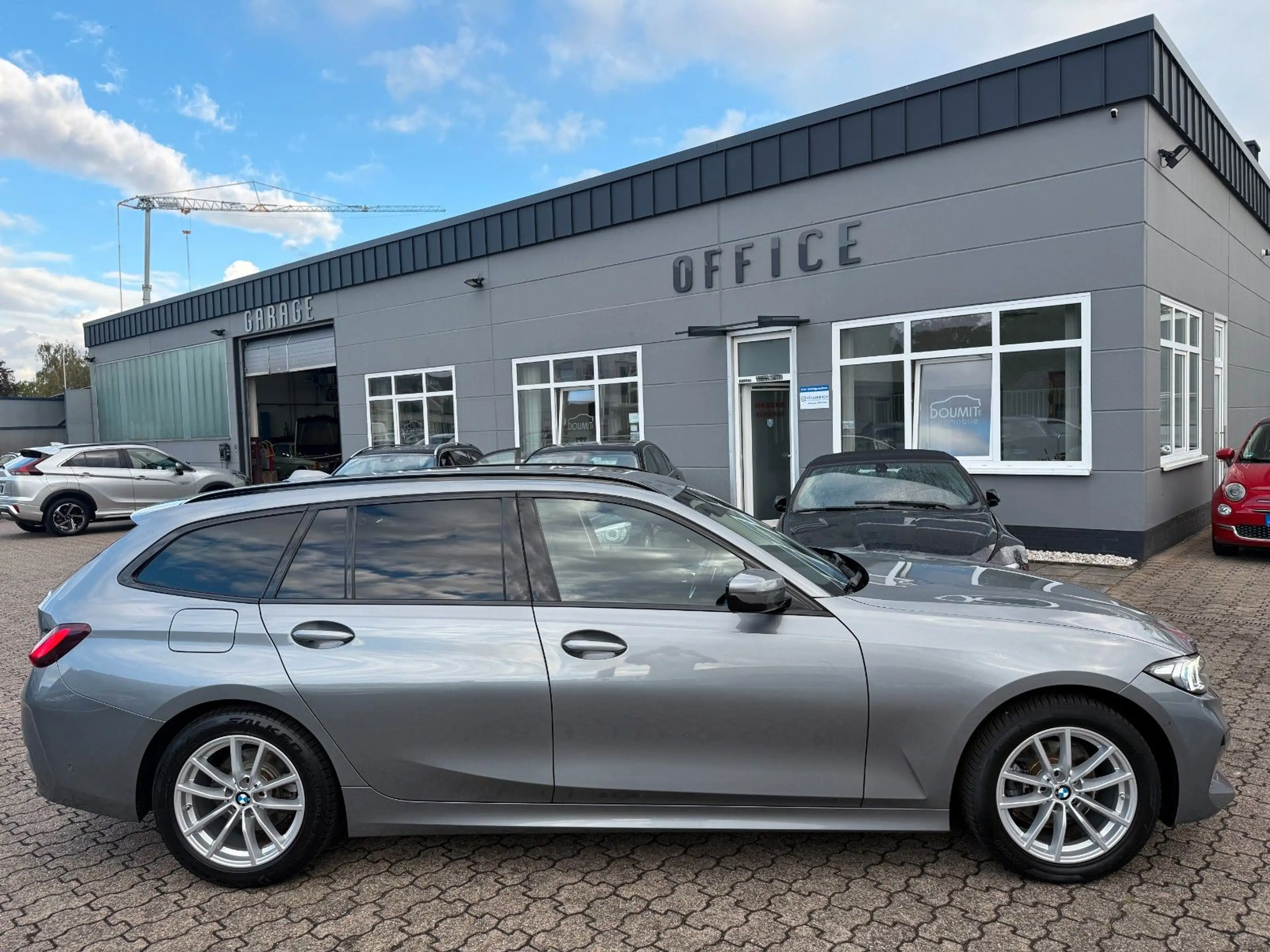 BMW 318 i Touring Automatik, Kamera, Head-Up — photo 5