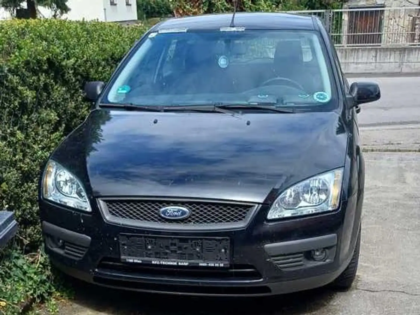 Ford Focus Focus Traveller Ambiente 1,6 Ambiente Schwarz - 1