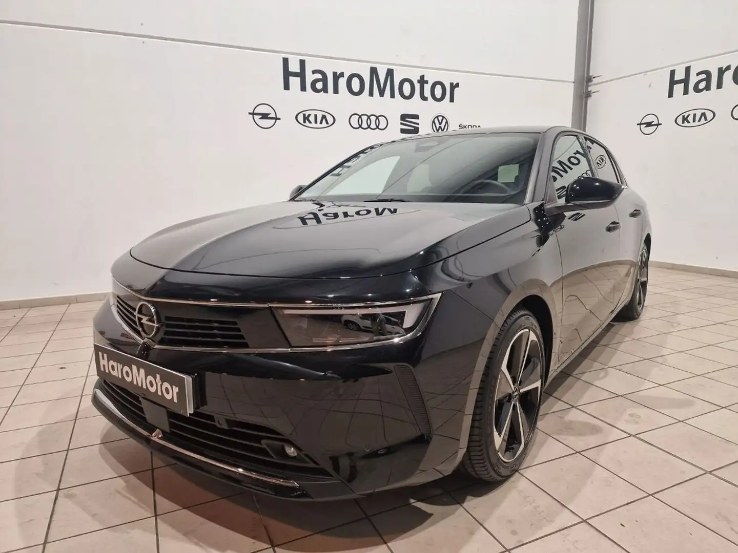 Opel Astra 1.2T XHT S/S Elegance 130 Negro - 2
