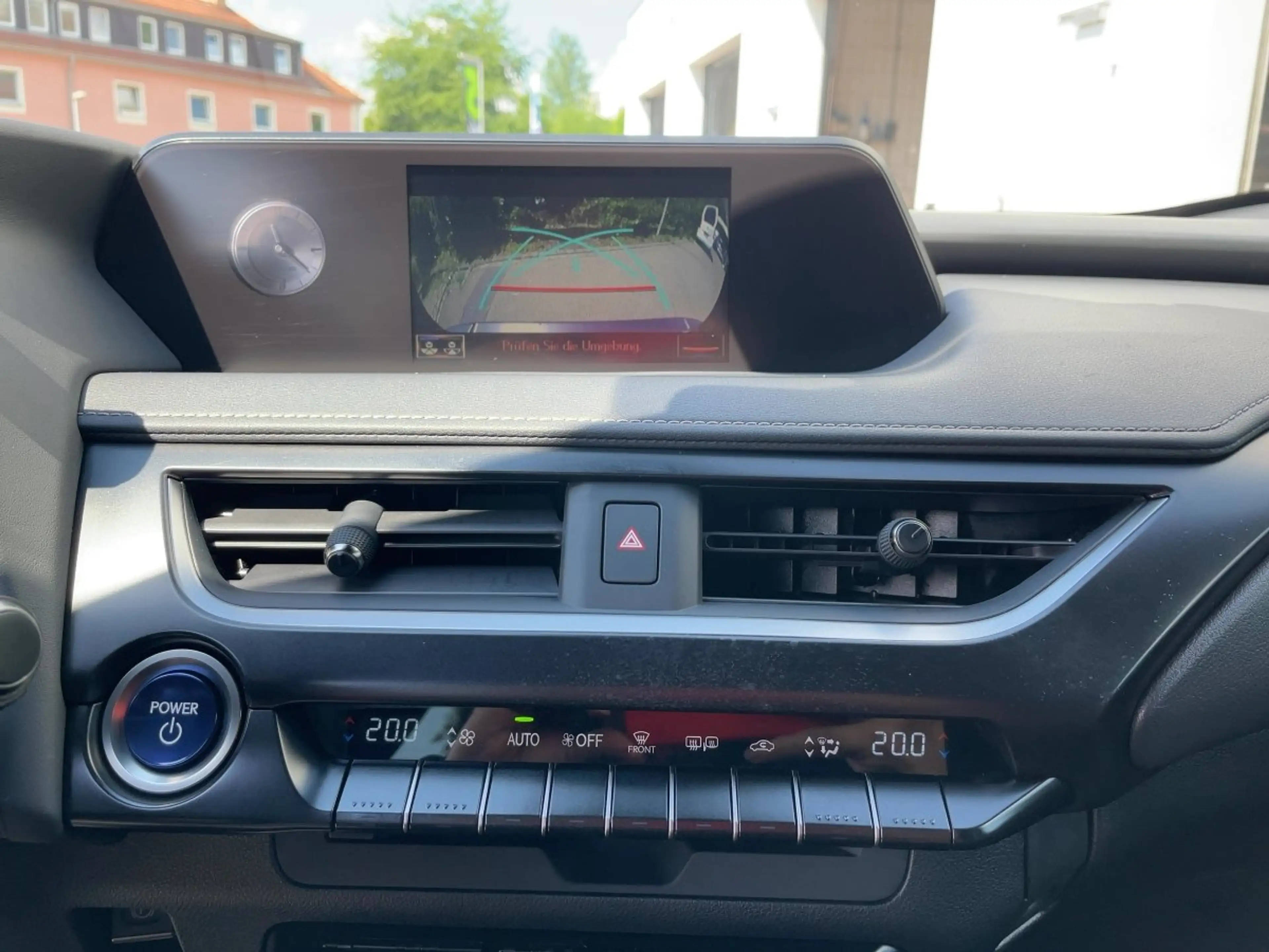 Lexus UX 250h Style Edition ACC+LED+2xKlima+Fernlichtass.+LM — photo 12