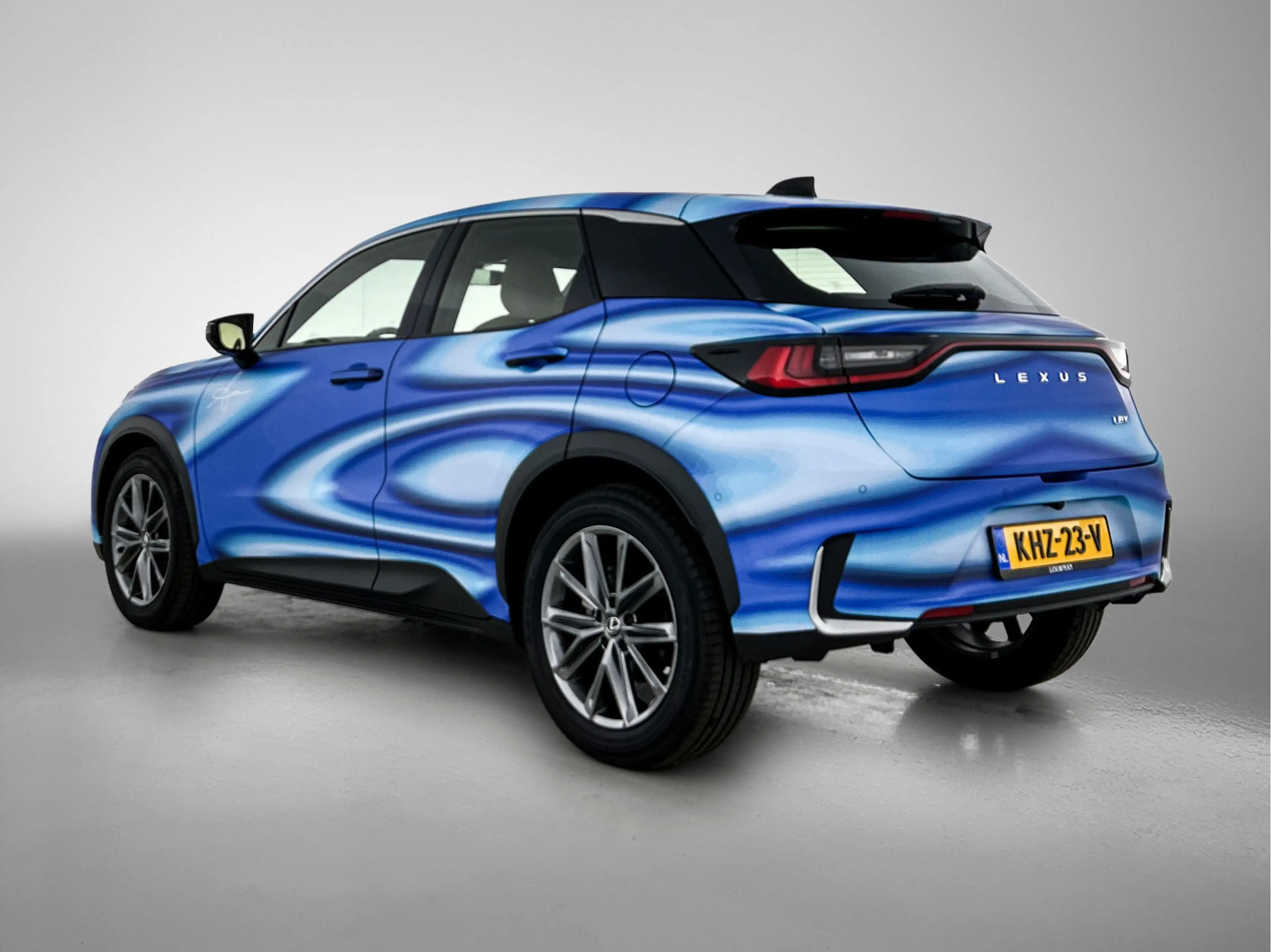 Lexus LBX Elegant 2WD | Ocean Blue Wrapped | Advanced Pack | — photo 14