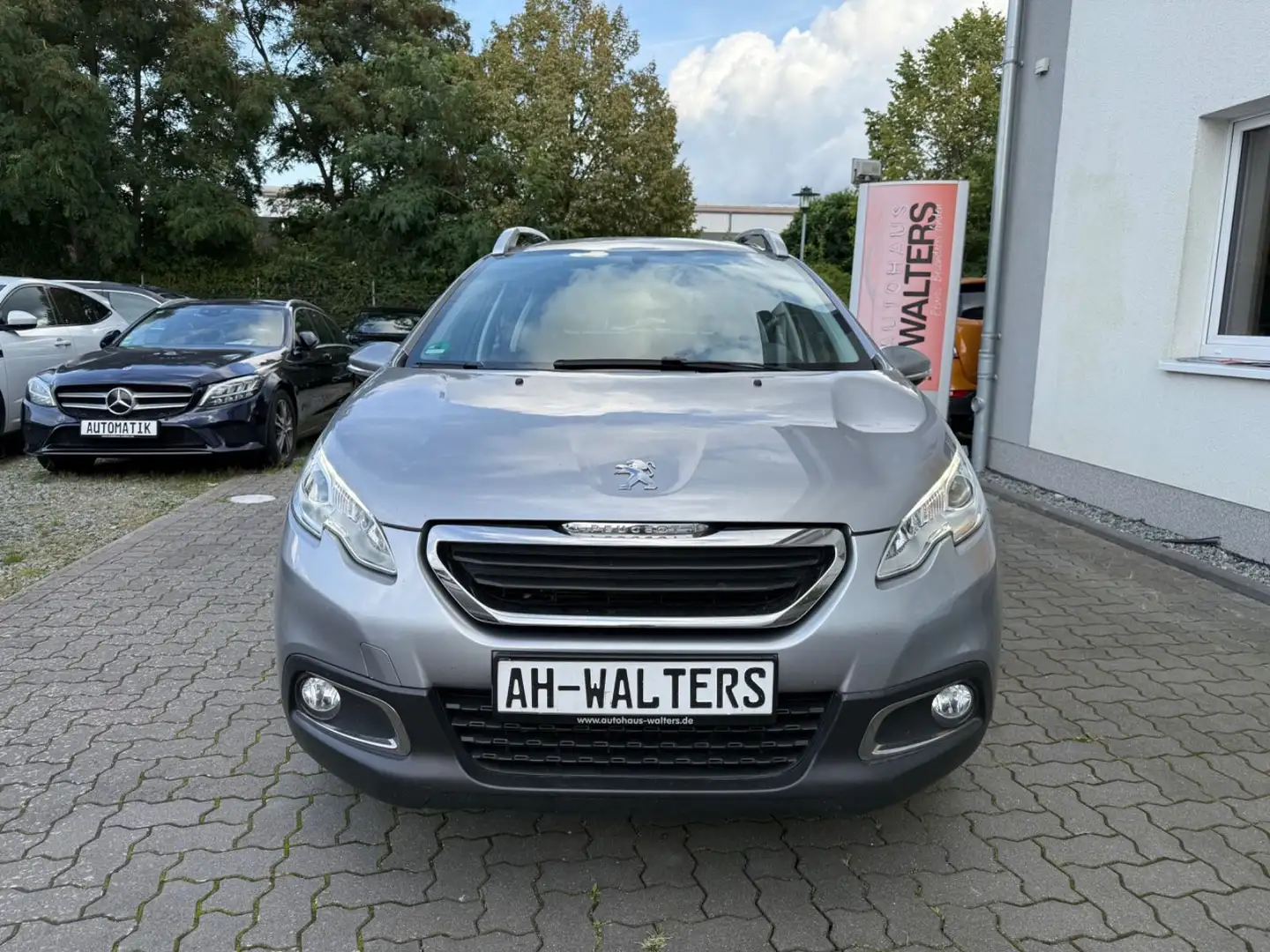 Peugeot 2008 Active=Automatik-AHK-Tempomat= Silber - 2