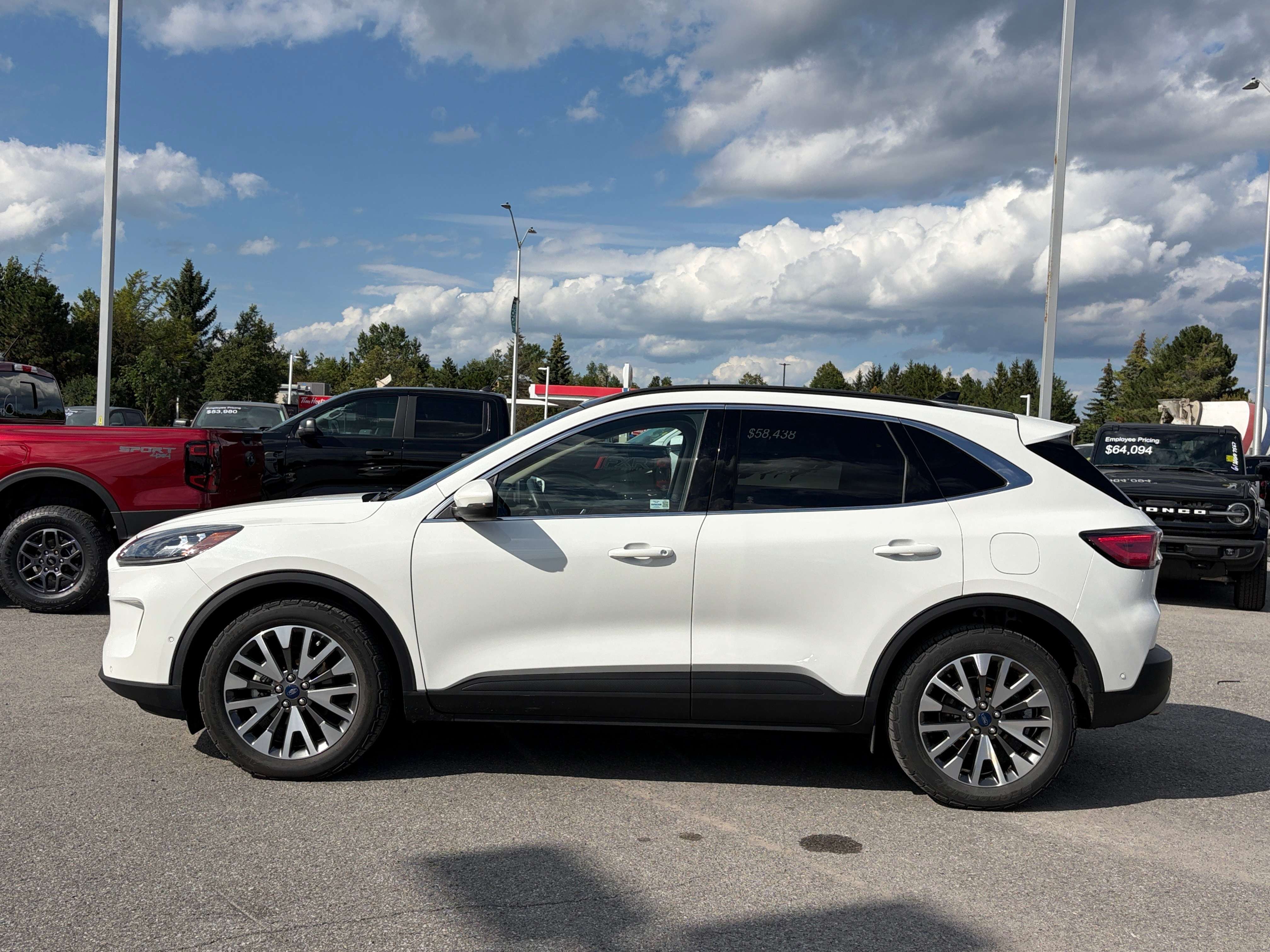 2020 Ford Escape Titanium AWD — снимка 1