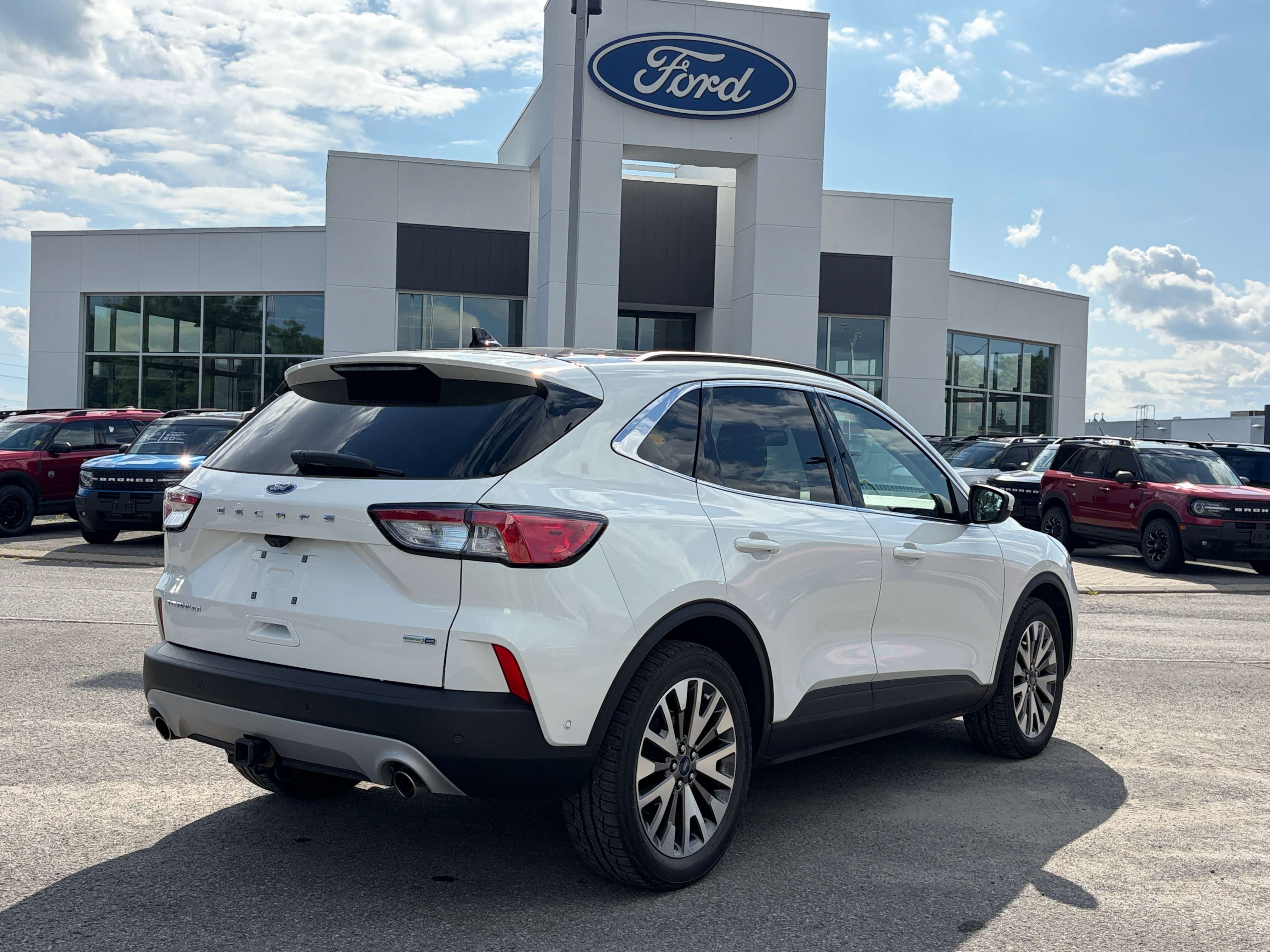 2020 Ford Escape Titanium AWD — снимка 1
