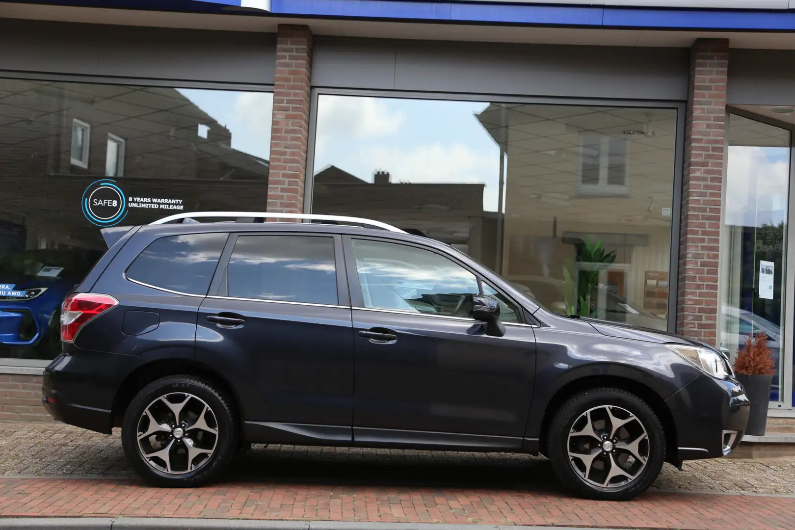 Subaru Forester 2.0 XT Sport Premium Schuifdak Leer Navi Camera Ha Zwart - 2