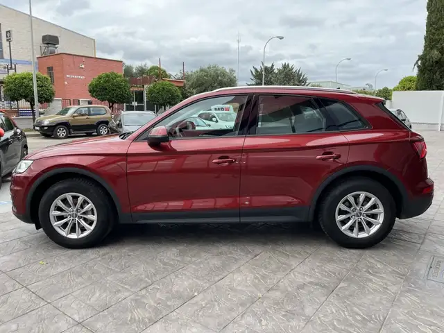 Audi Q5 view 9