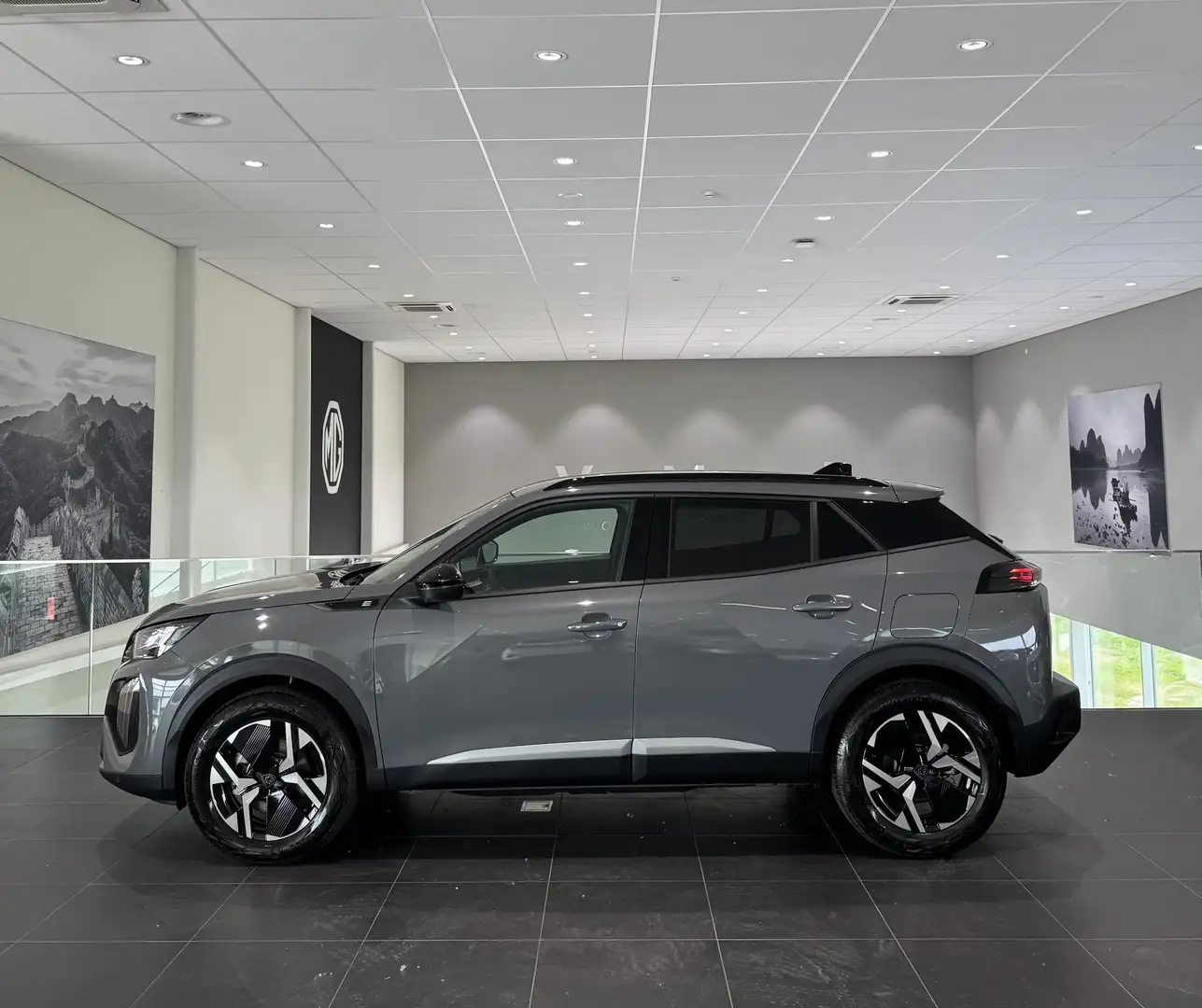 Peugeot e-2008 EV Allure Avantage 54 kWh | Navigatie | Keyless en - 2