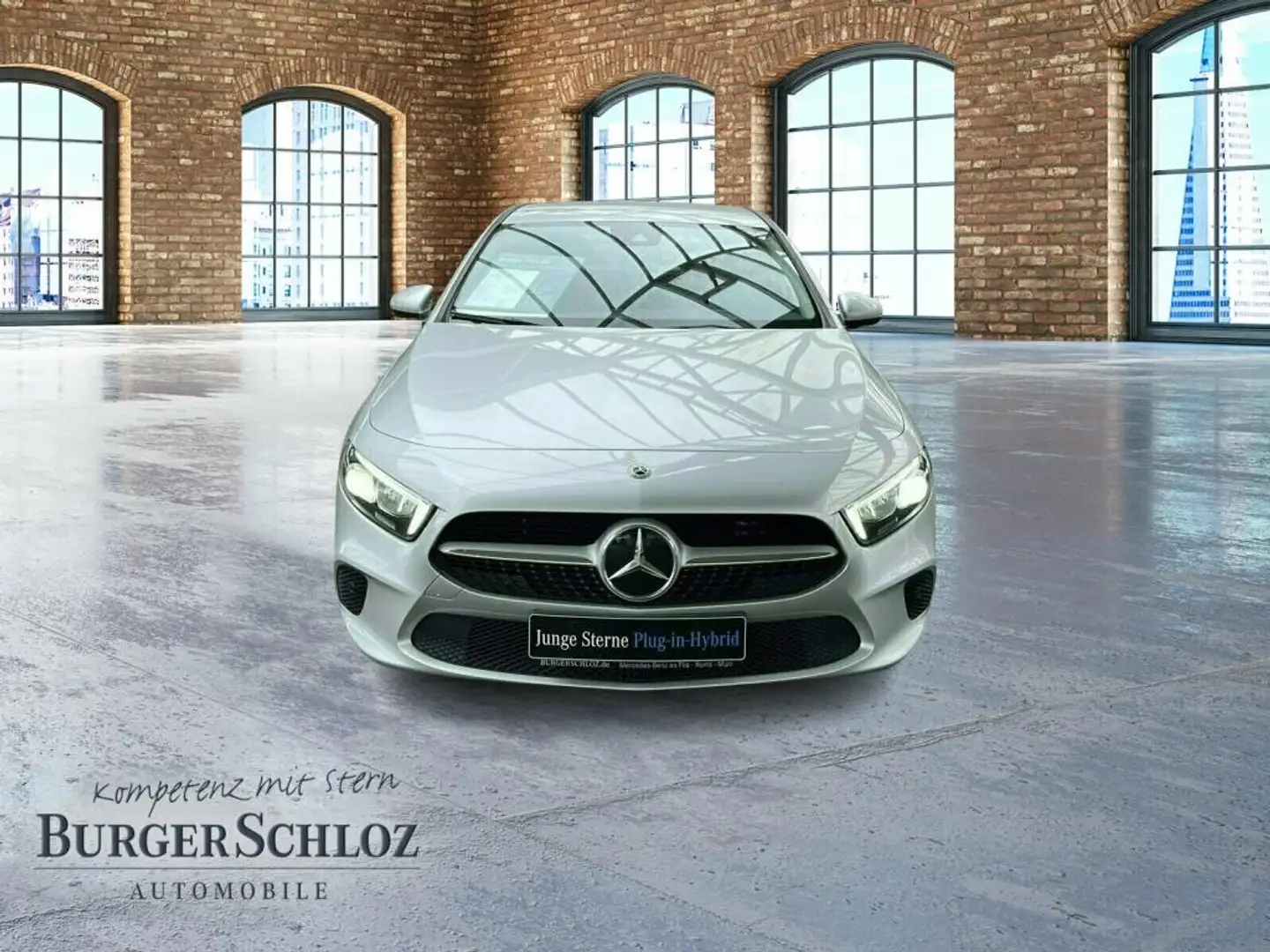 Mercedes-Benz A 250 e  KAM PDC SpurH Navi AUT KlimaA LED LM Ezüst - 2