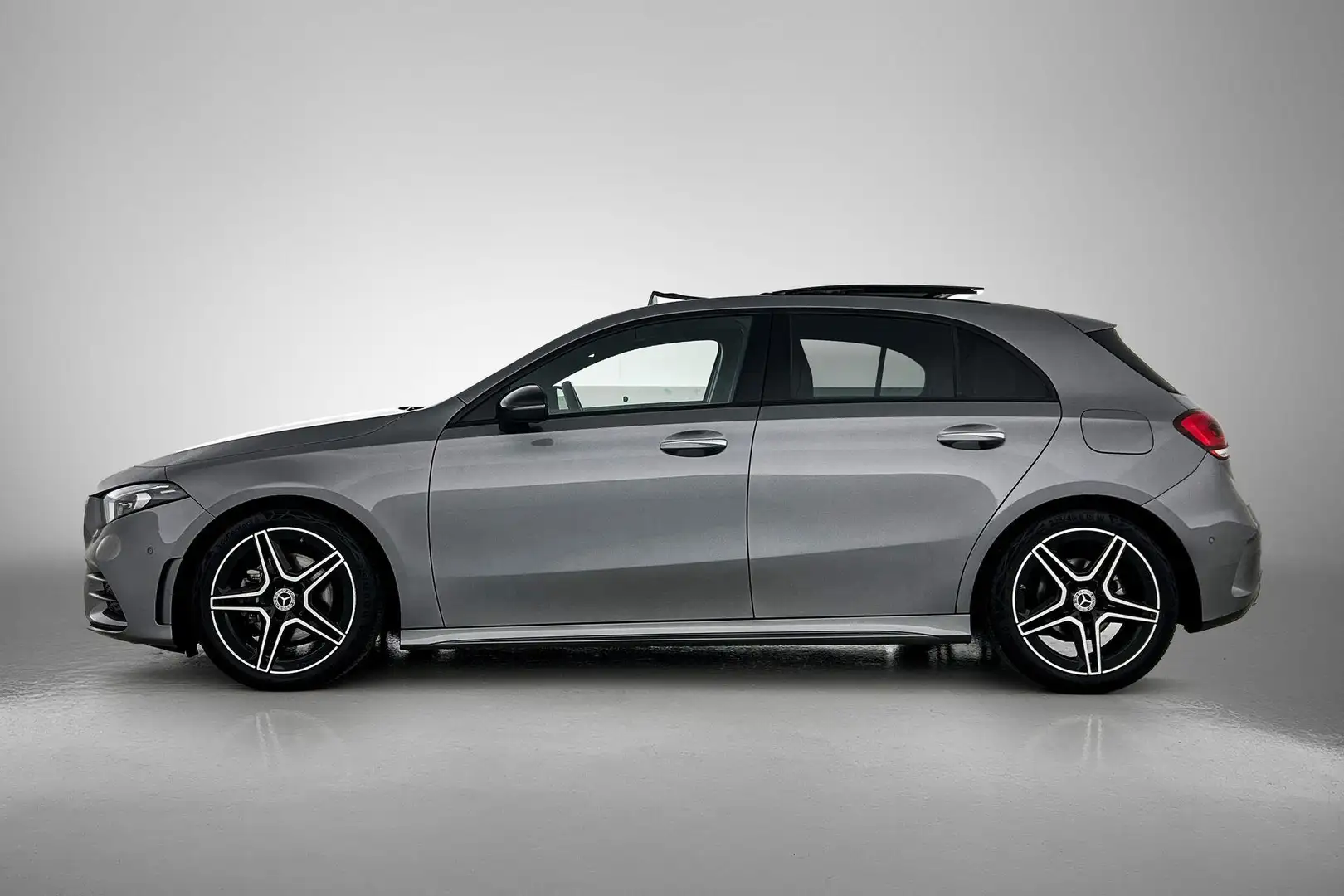 Mercedes-Benz A 180 A Automaat Business Solution AMG | Premium Pakket Gris - 2