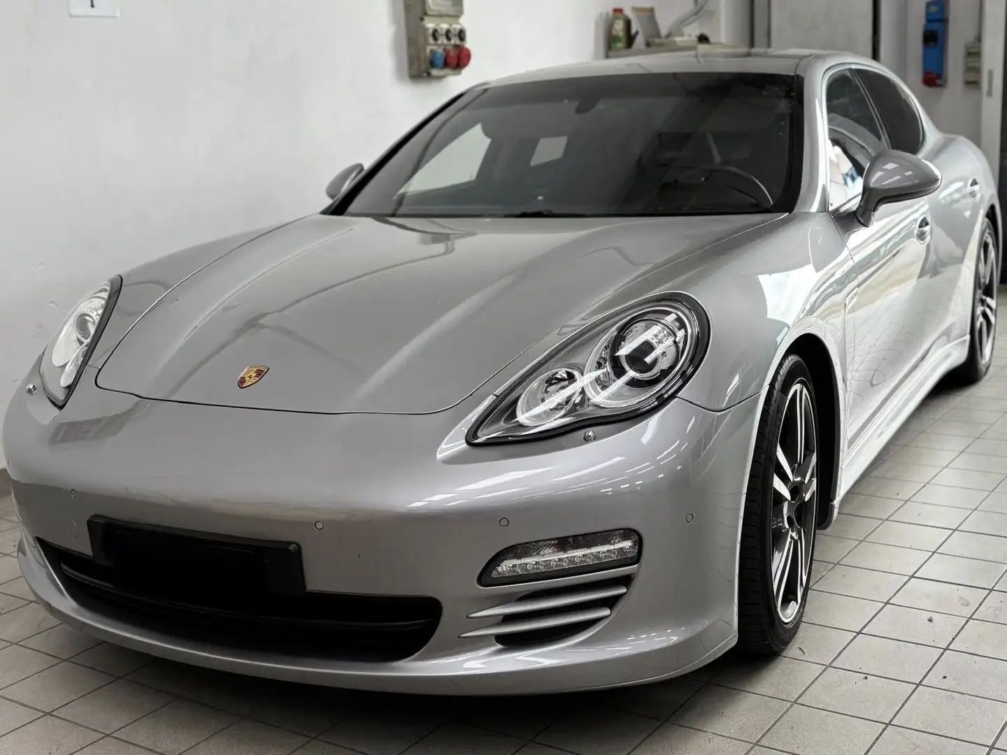 Porsche Panamera Panamera 4S 4.8 V8 400 CV Grijs - 1