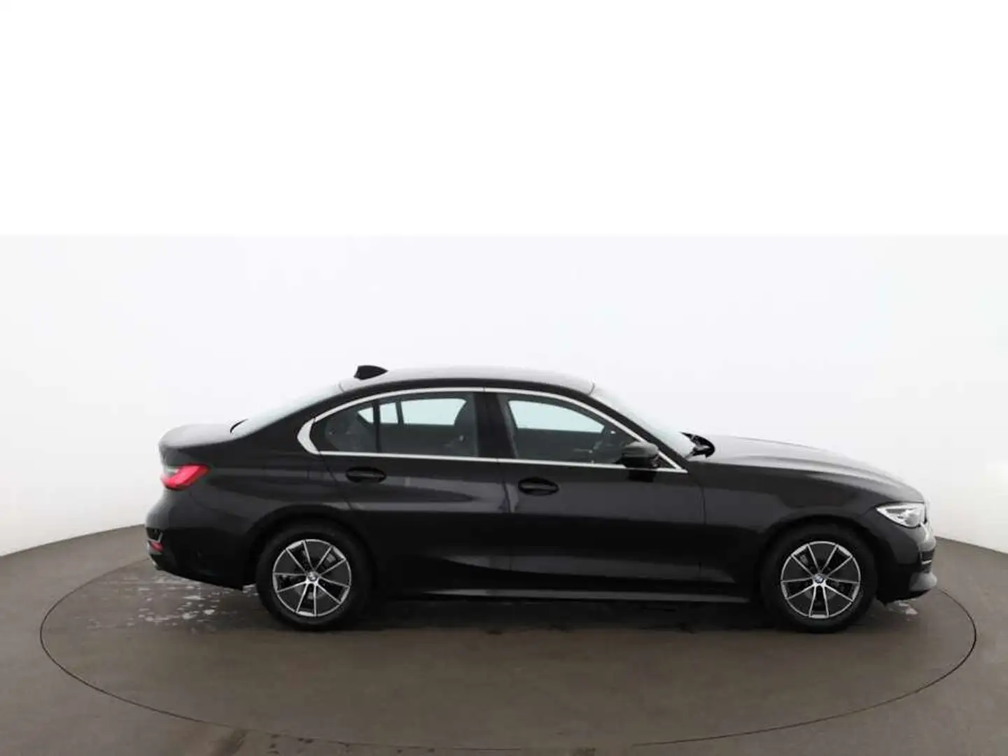 BMW 318 d Advantage Aut LED NAVI LEDER ASSIST TEMPOMAT Noir - 2
