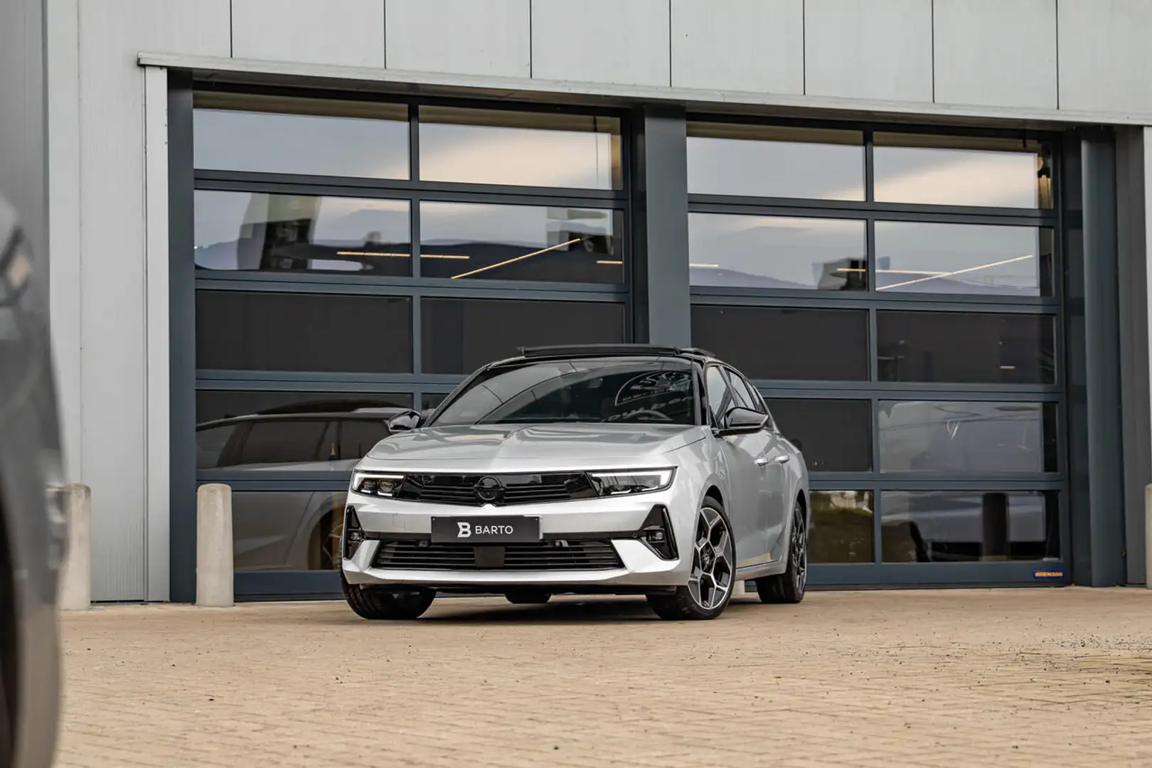 Opel Astra Ultimate | Plugin Hybrid 180 PK | Leder | Pano ... Gris - 1
