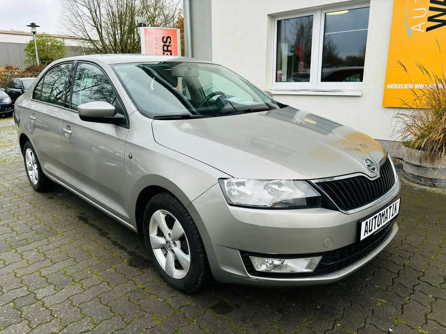 Skoda Rapid/Spaceback 1.4 Ambition = Automatik Ahk Tempomat = Beige - 1