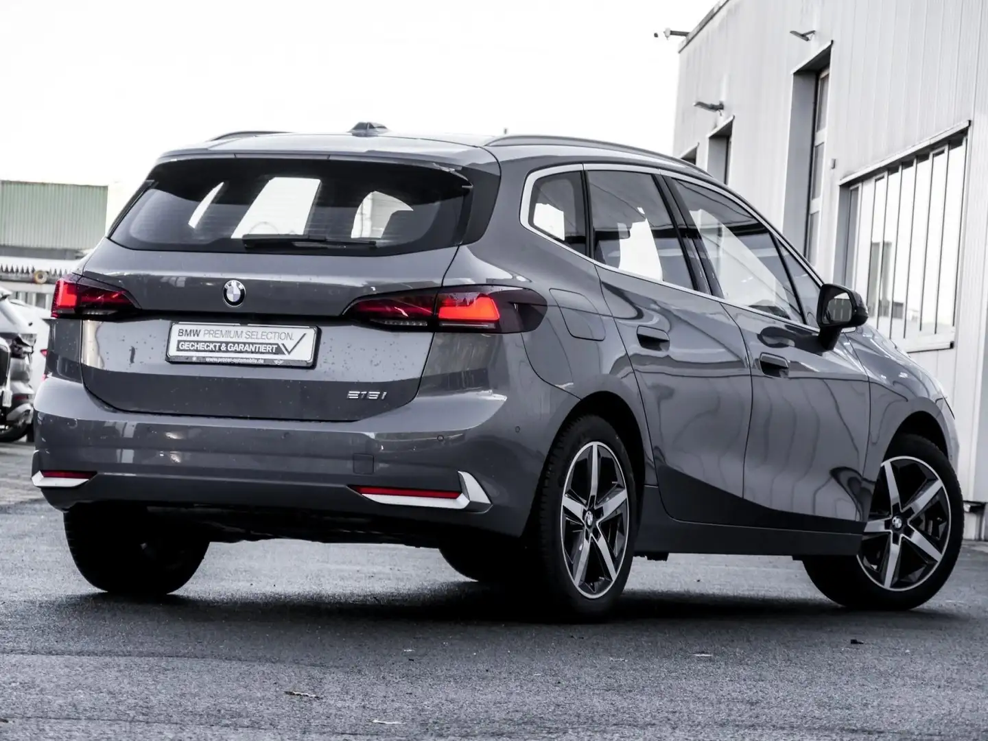 BMW 218 i AHK+Pano+Shz+Navi+LED+RFK Gris - 2