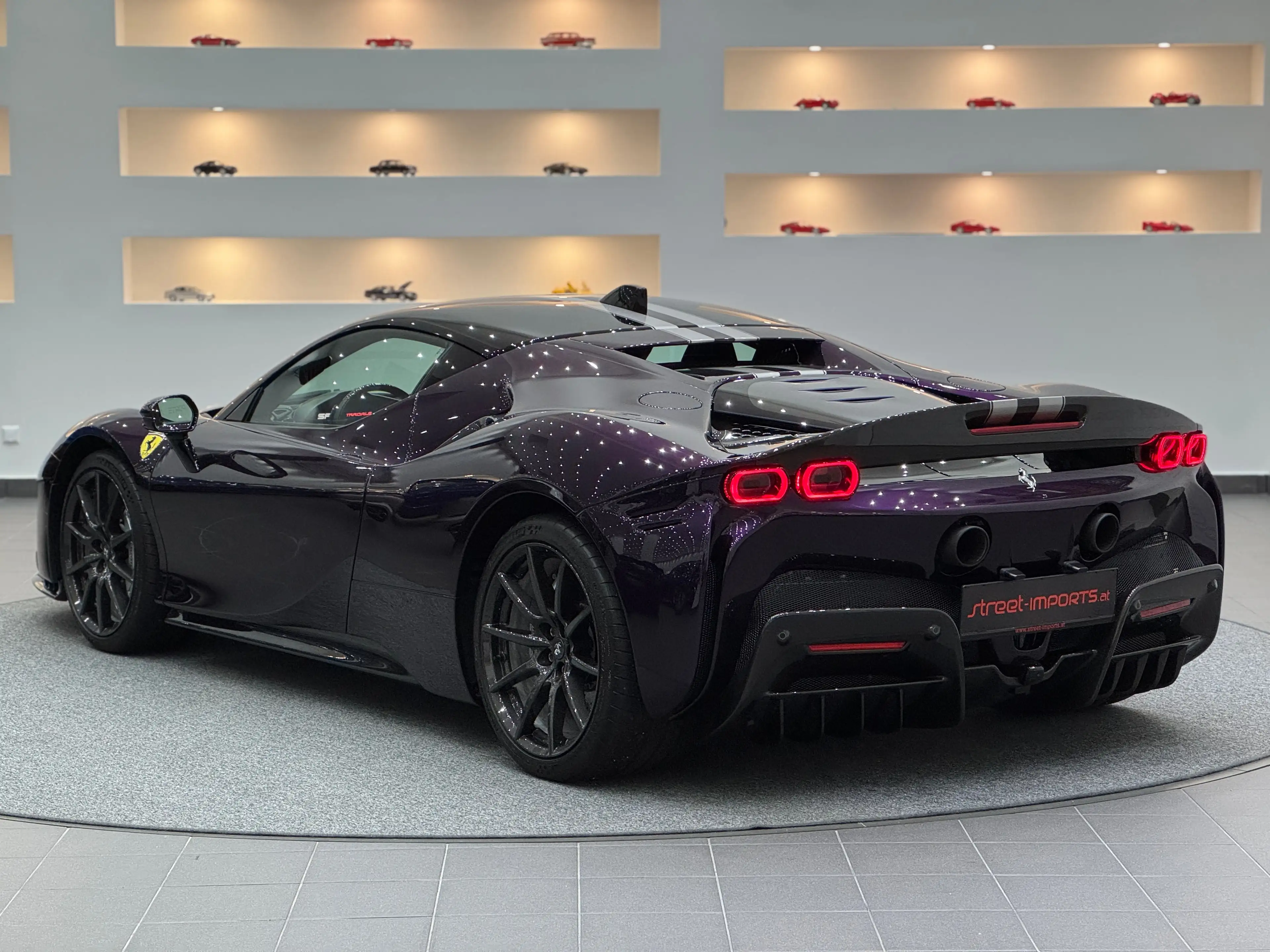 Ferrari SF90 Stradale Assetto Fiorano *Atelier*Viola-Hong-Kong*Carbon* — photo 3