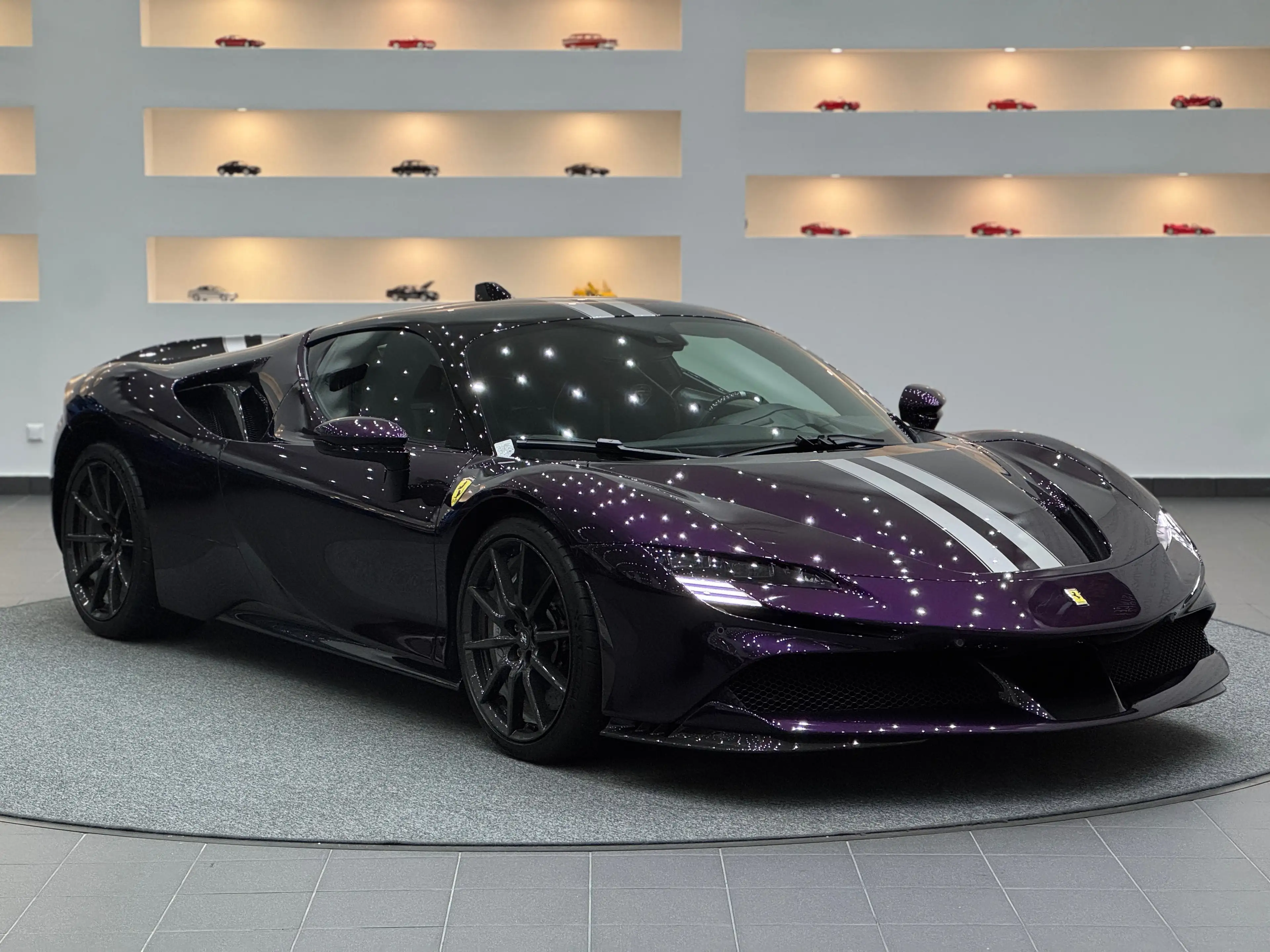 Ferrari SF90 Stradale Assetto Fiorano *Atelier*Viola-Hong-Kong*Carbon* — photo 6