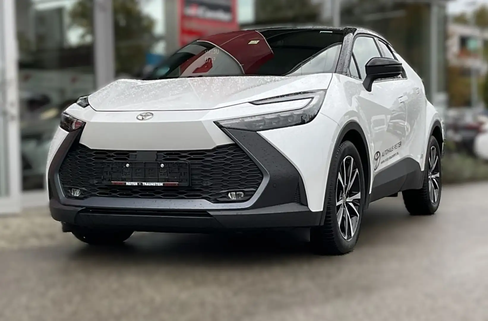 Toyota C-HR 1.8 Hybrid Team Deutschland Bílá - 1