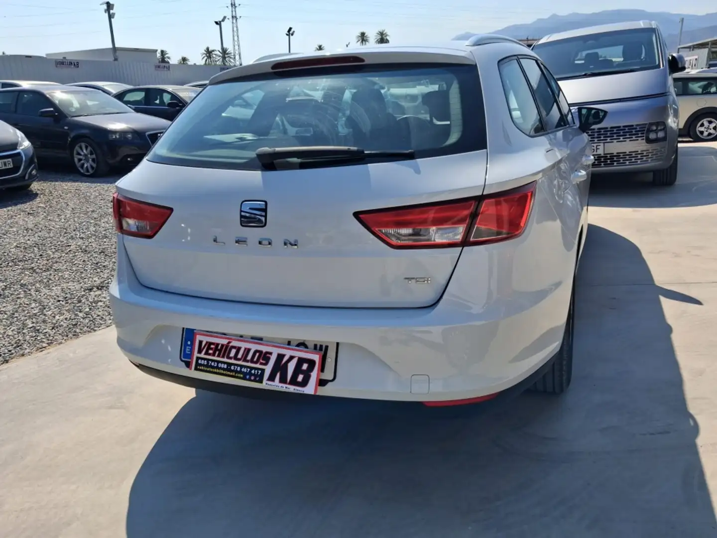 SEAT Leon ST 1.6TDI CR S&S Style 4Drive 105 Blanco - 2