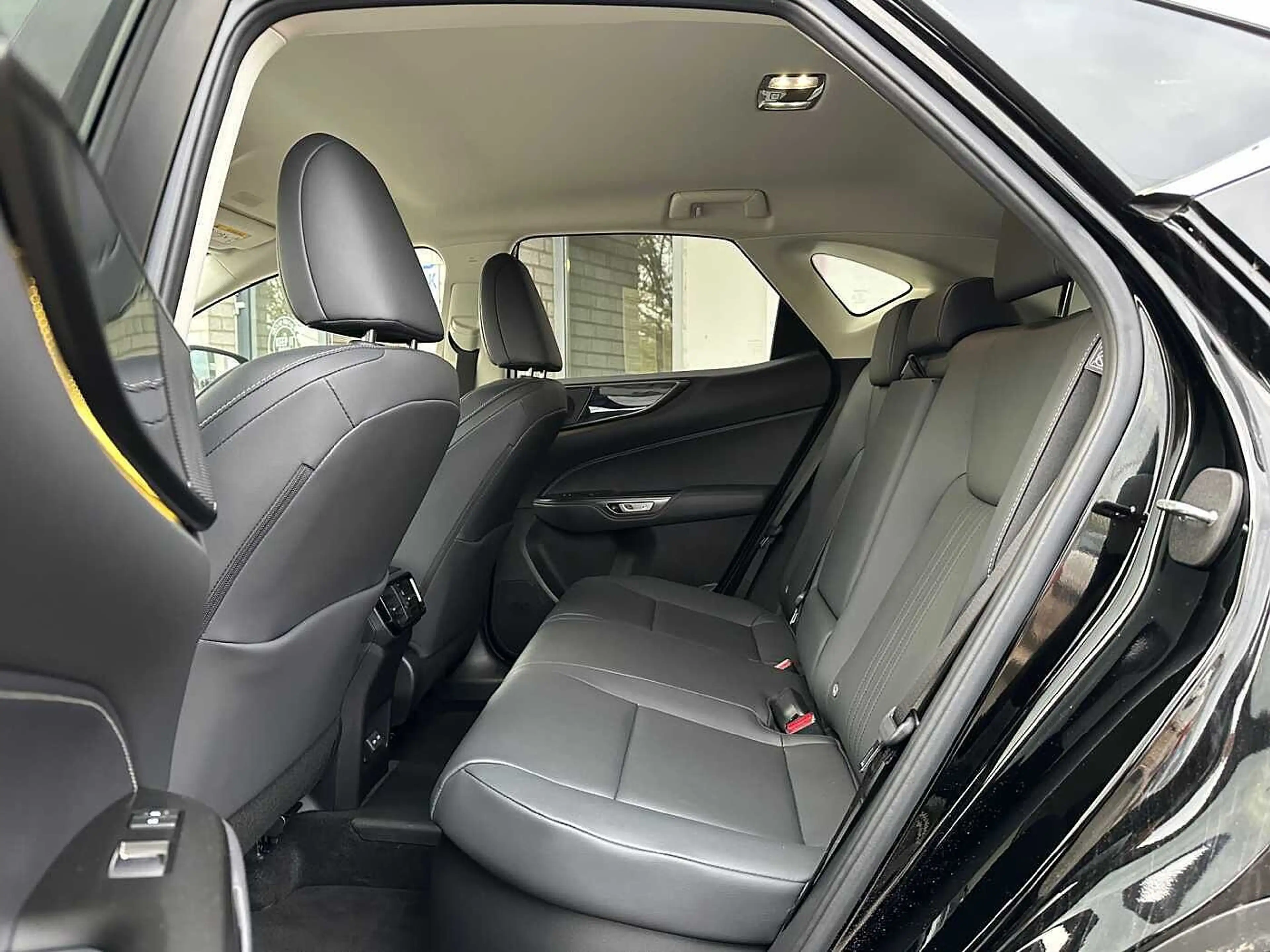Lexus NX 350h Business - Navi, PDC, Leder, TW, SZ — photo 9