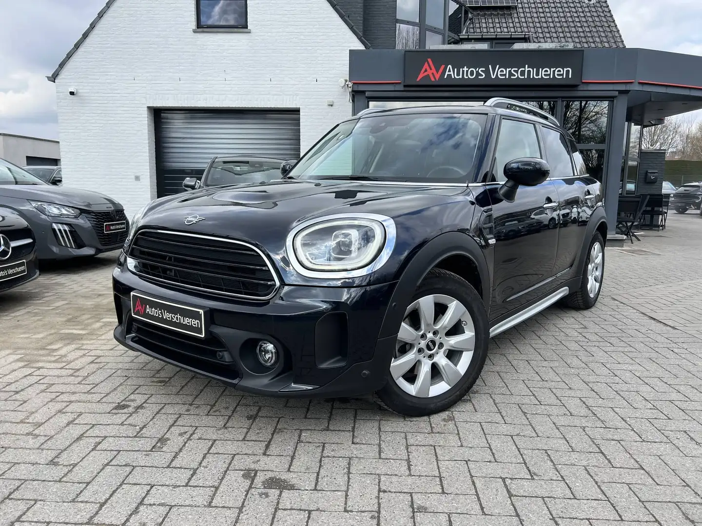 MINI Cooper Countryman 1.5i ** Camera | LED | Navi Чорний - 2