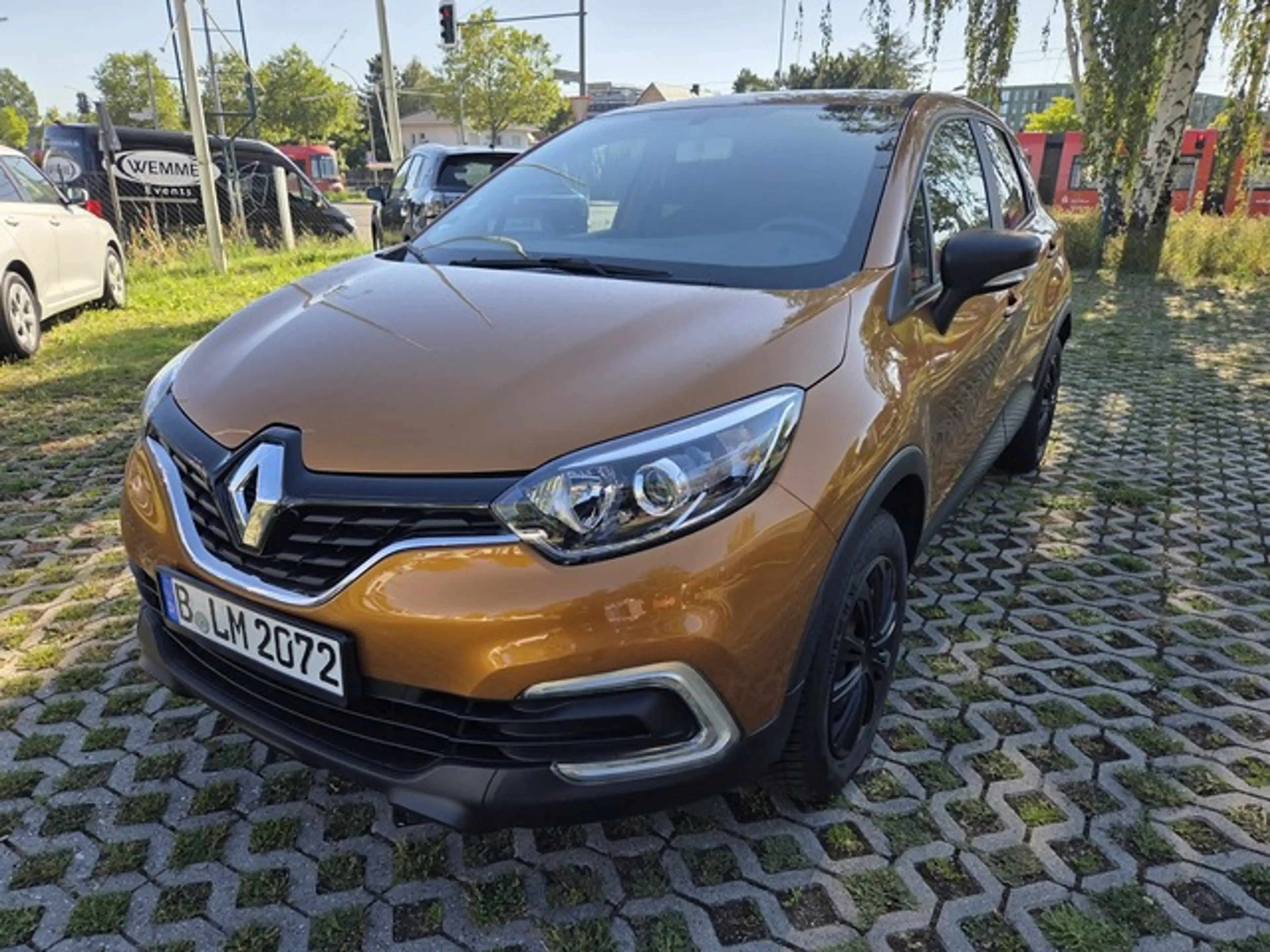 Renault Captur Life Klima Allwetter HU/AU + Service neu — photo 3