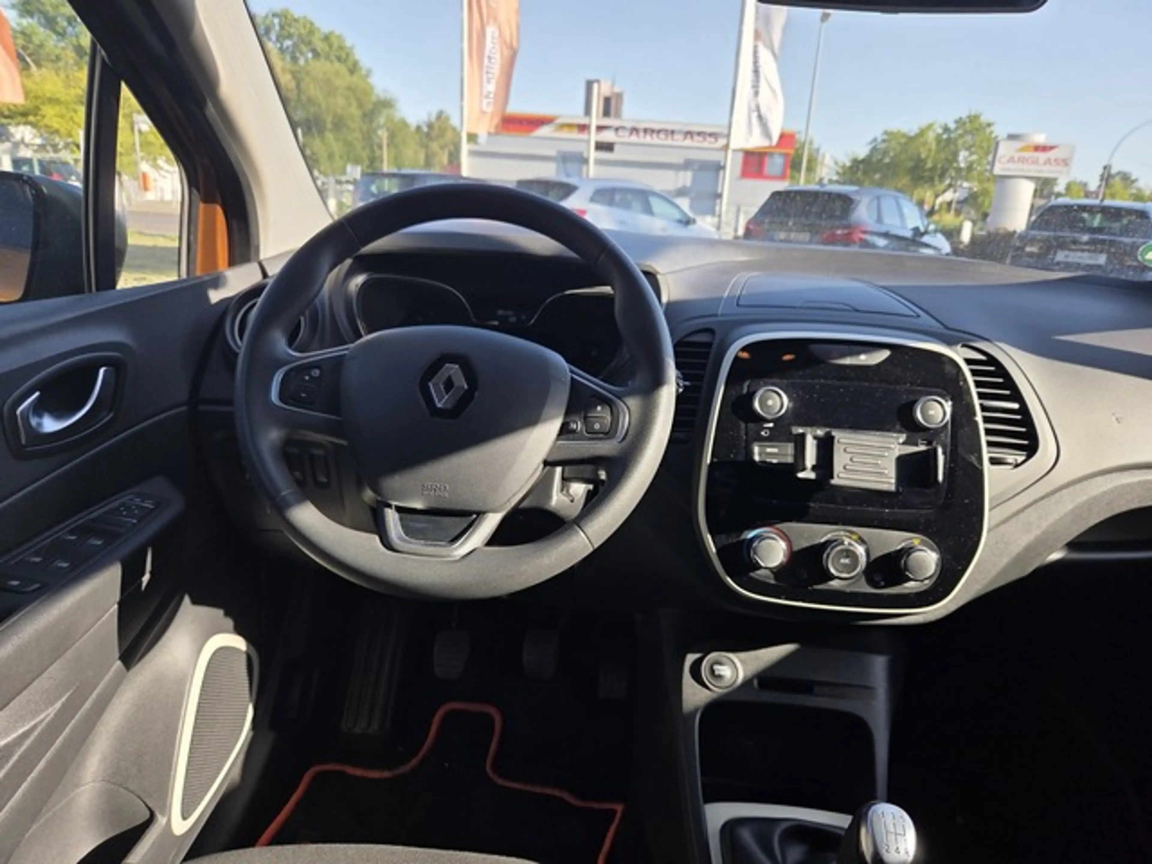 Renault Captur Life Klima Allwetter HU/AU + Service neu — photo 12