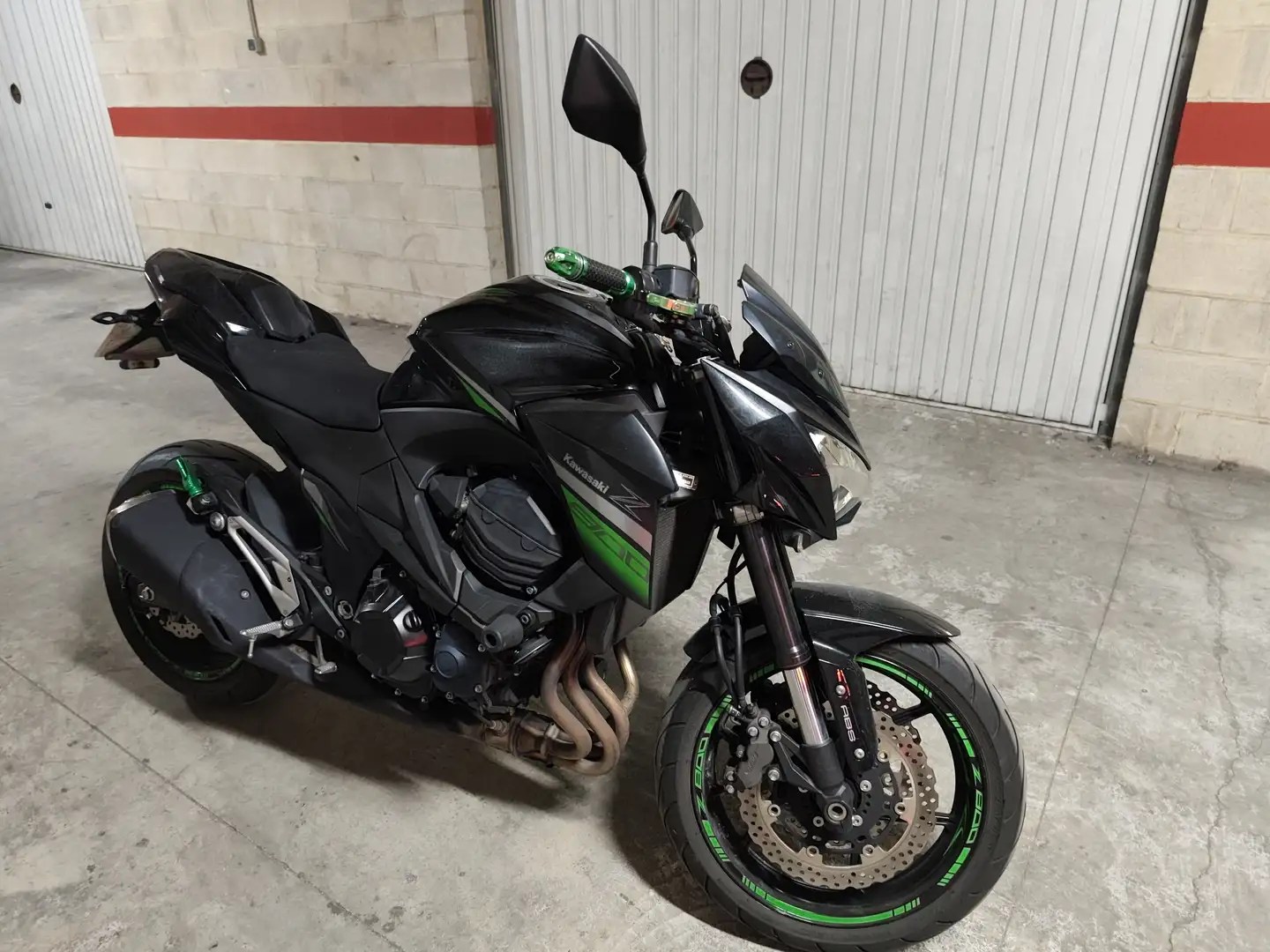Kawasaki Z 800 es Z800e, pero deslimitada con papeles Noir - 2