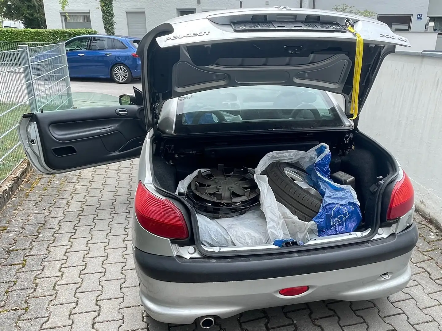 Peugeot 206 206 CC 110 Silber - 2