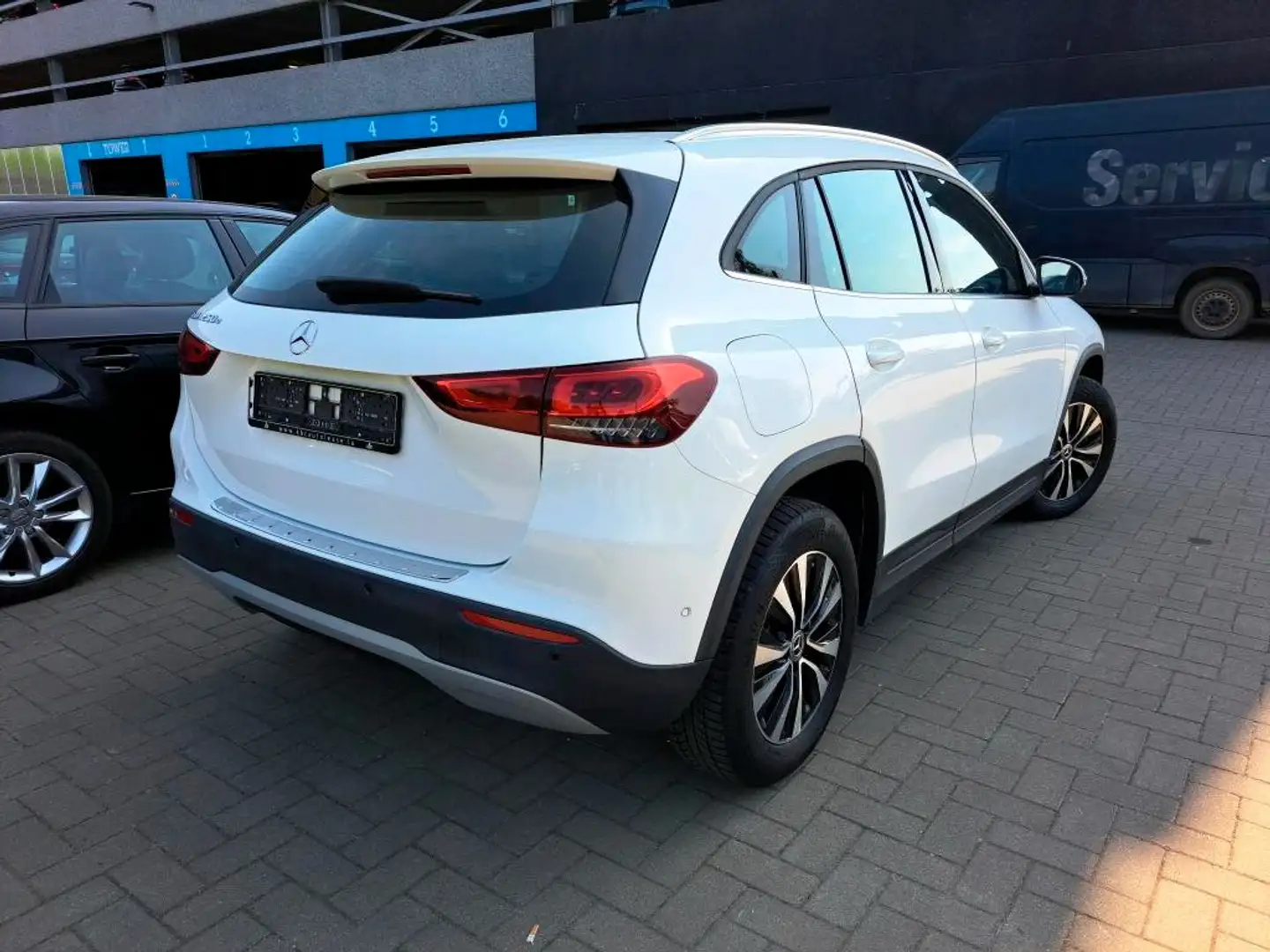 Mercedes-Benz GLA 250 GLA 250e PHEV Aut. Weiß - 2