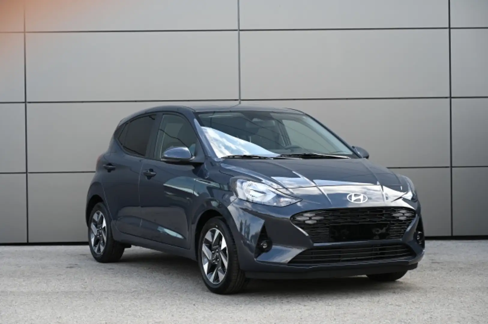 Hyundai i10 GO Plus 1,0 MT Grau - 1