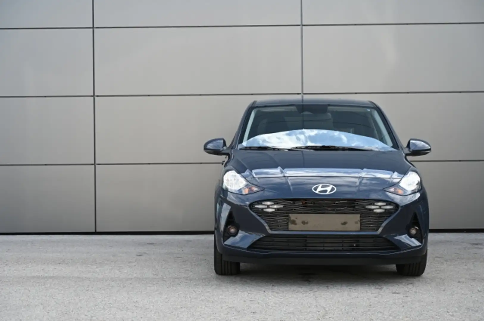 Hyundai i10 GO Plus 1,0 MT Grau - 2