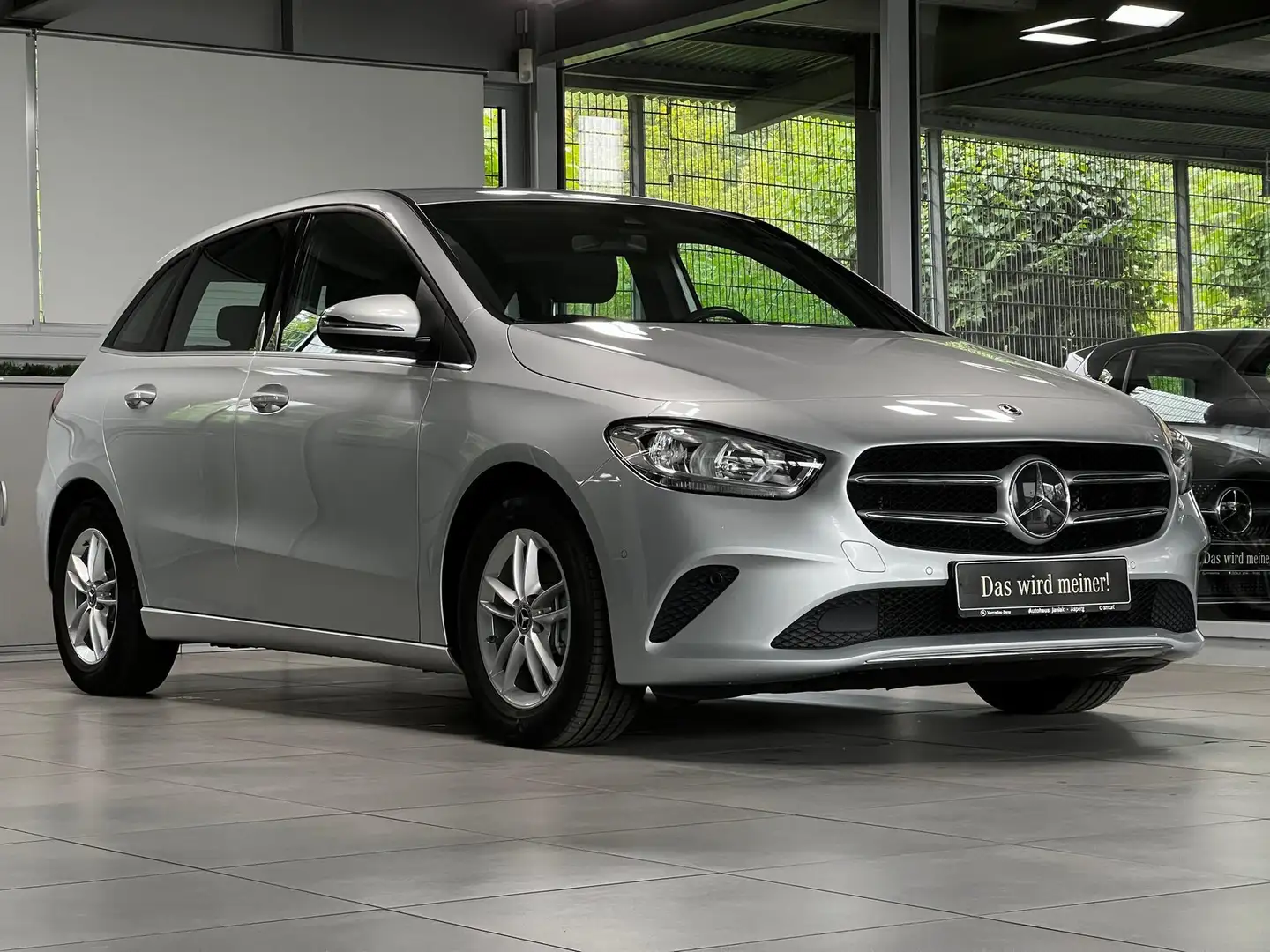 Mercedes-Benz B 180 d Style NAVI PDC+KLIMA+SHZ+MBUX+EURO6d-TEMP Silber - 2