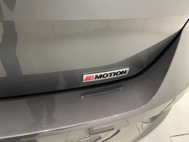 Volkswagen T-Roc view 13