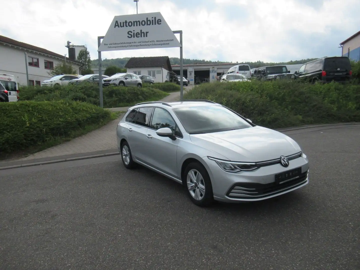 Volkswagen Golf VIII Variant Life Silber - 2