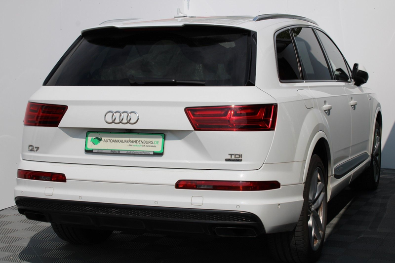 Audi Q7 3.0 TDI quattro S LINE — photo 10