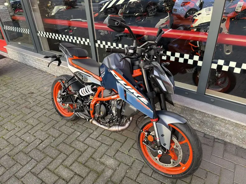 KTM 390 Duke - foto 2
