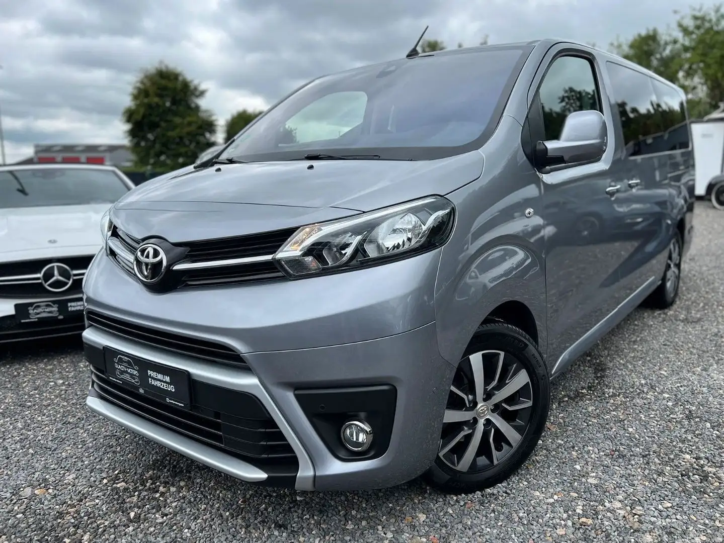 Toyota Proace PROACE VERSO L2 SHUTTLE-COMFORT-9 SITZE-KAMERA Grijs - 1
