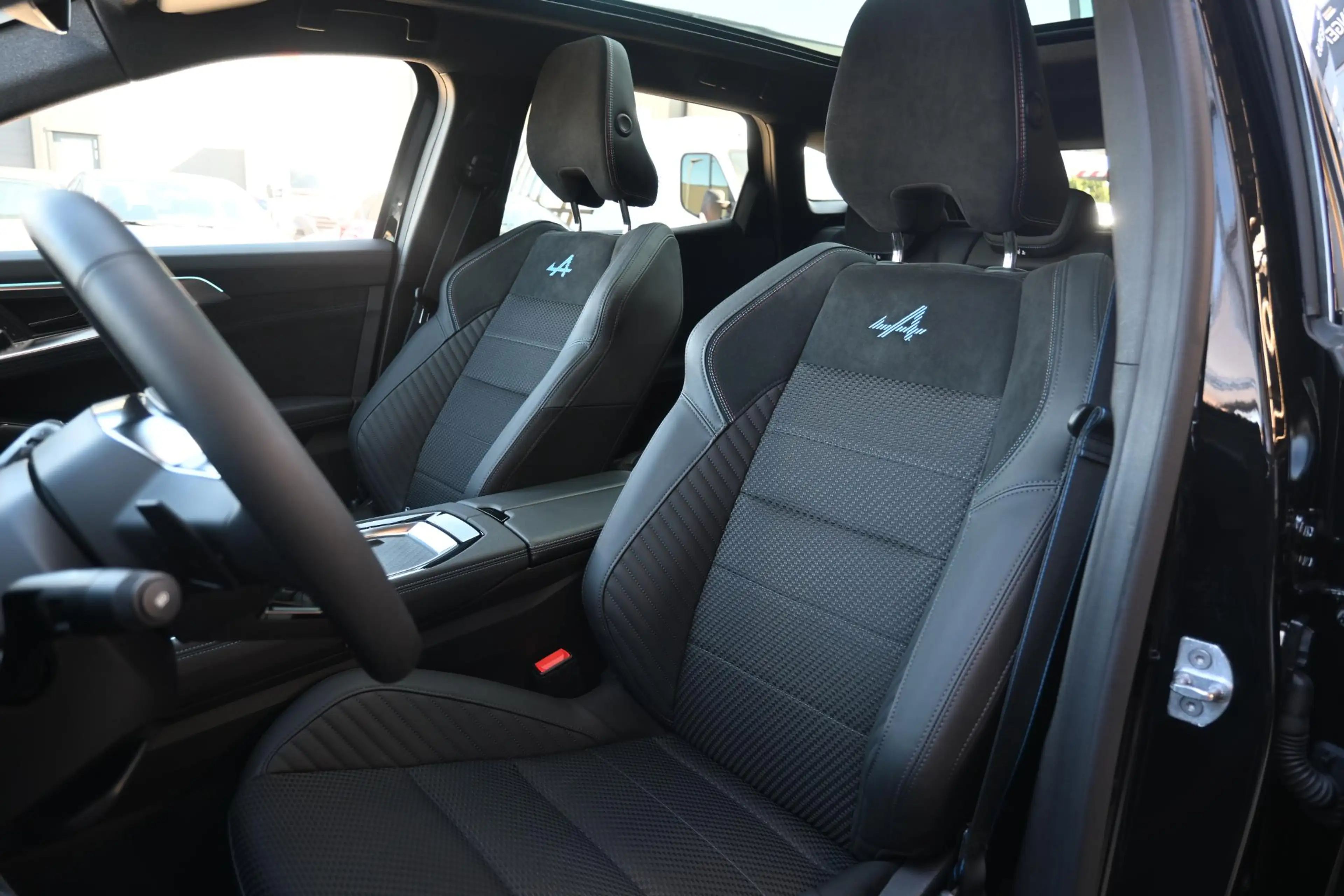 Renault Austral E-Tech full hybrid 200 esprit Alpine | STUUR/STOEL — photo 11