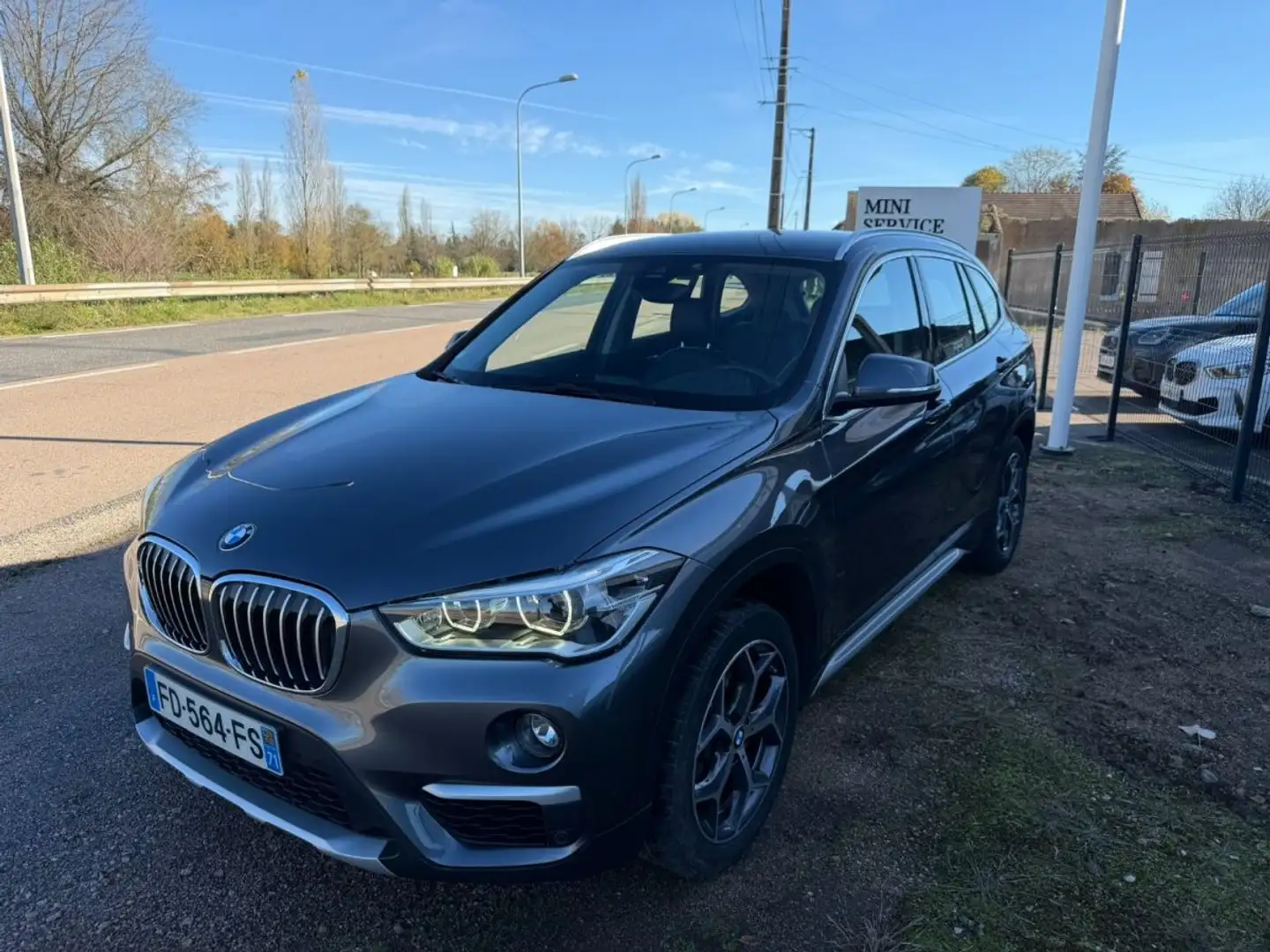 BMW X1 X1 sDrive18dA 150ch X-line Gris - 2