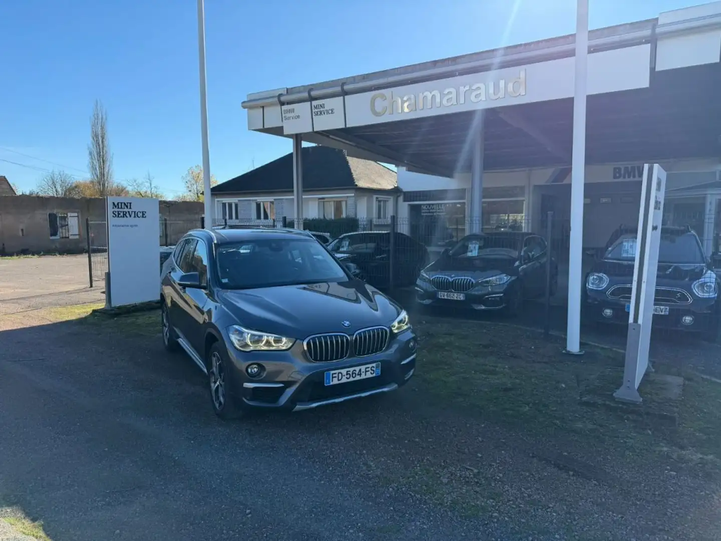 BMW X1 X1 sDrive18dA 150ch X-line Gris - 1