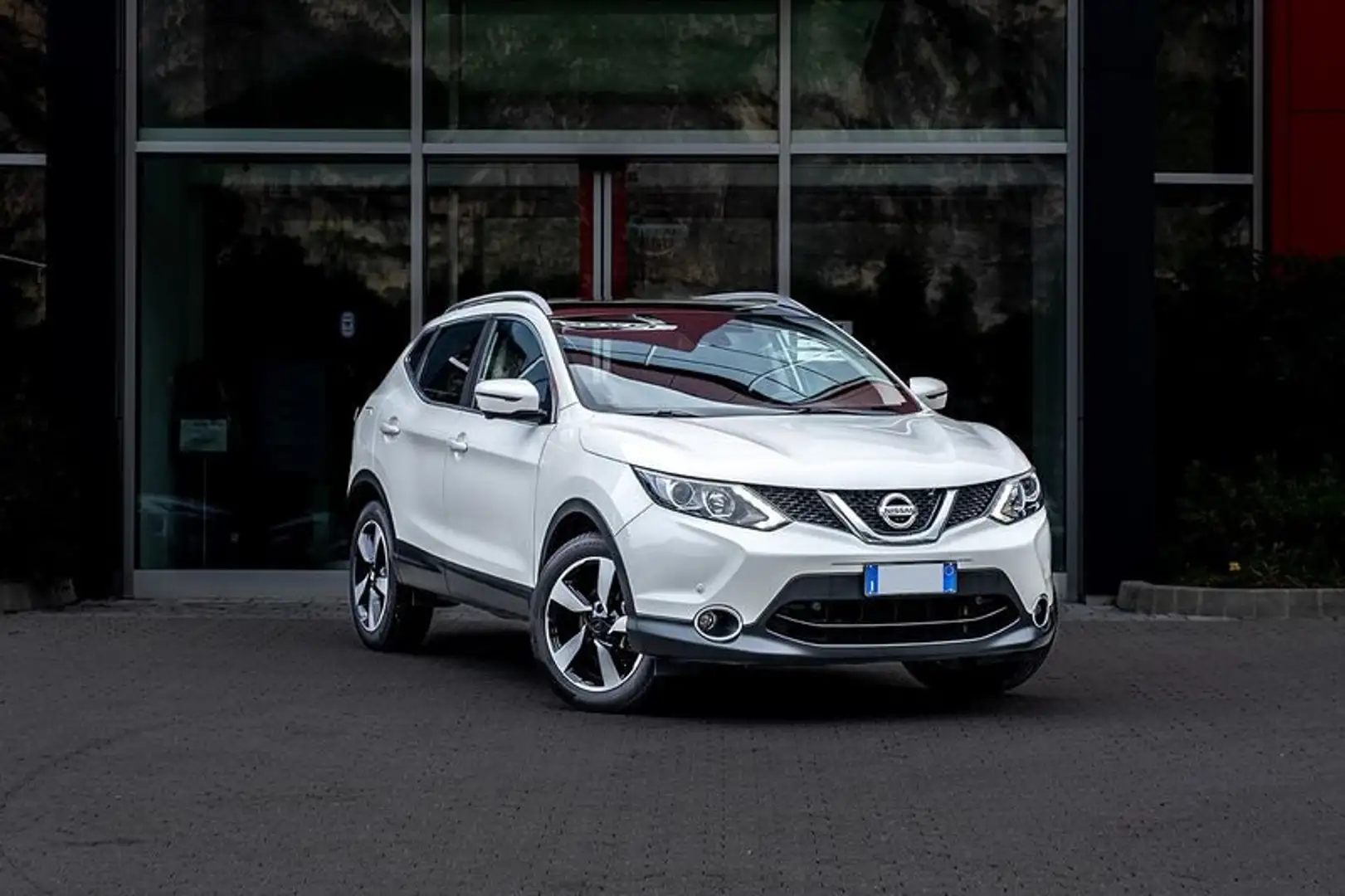 Nissan Qashqai 1.2 DIG-T 115cv N-Connecta 2WD 1125488 Bianco - 1