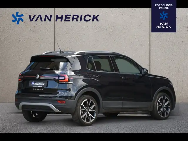 Volkswagen T-Cross view 4