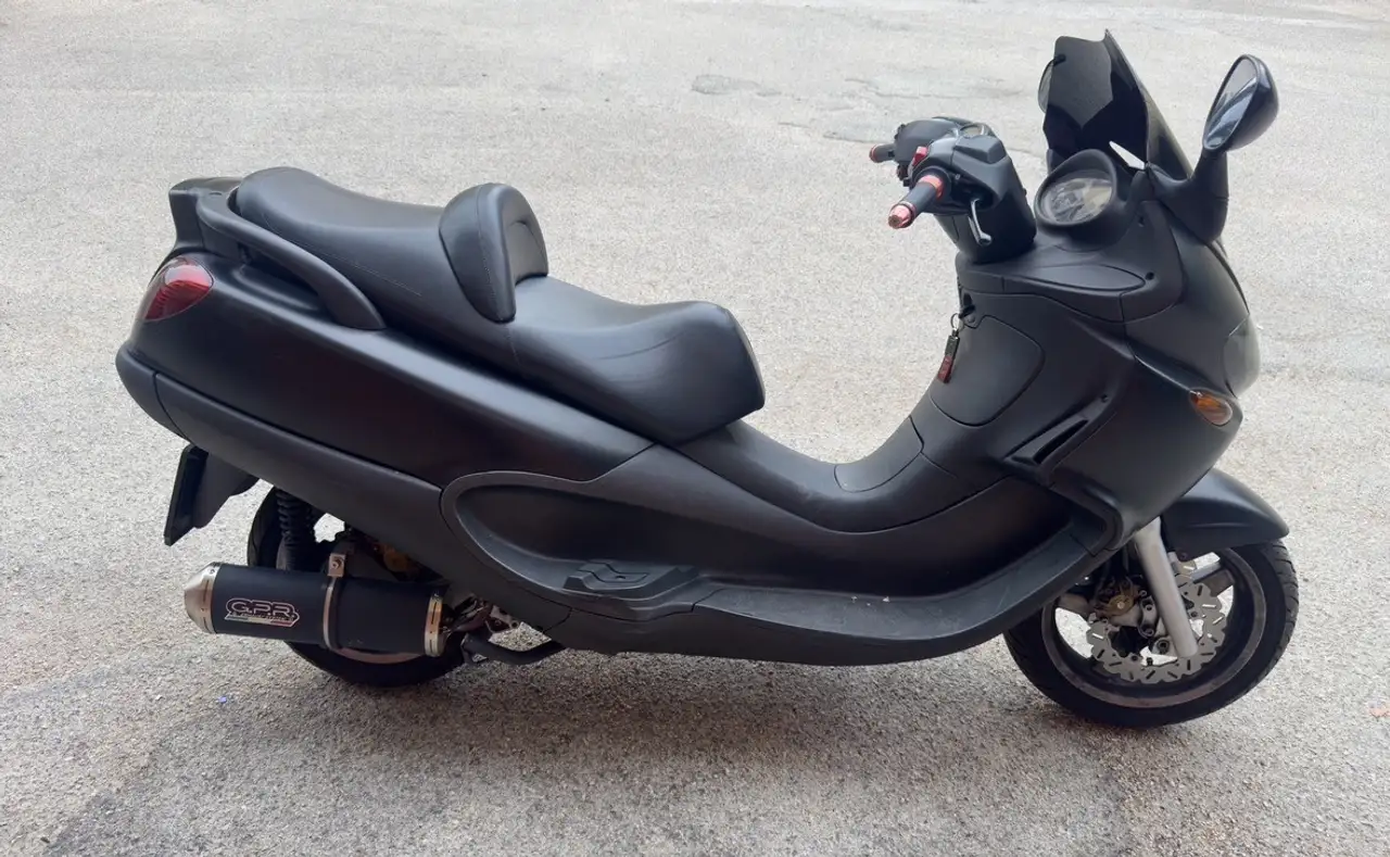 Piaggio X 9
