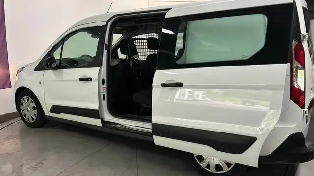 Ford Transit Connect view 15