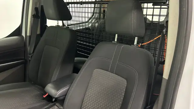 Ford Transit Connect view 11