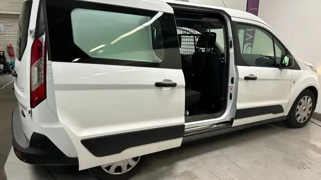Ford Transit Connect view 14