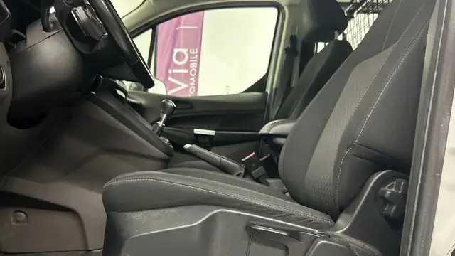 Ford Transit Connect view 10